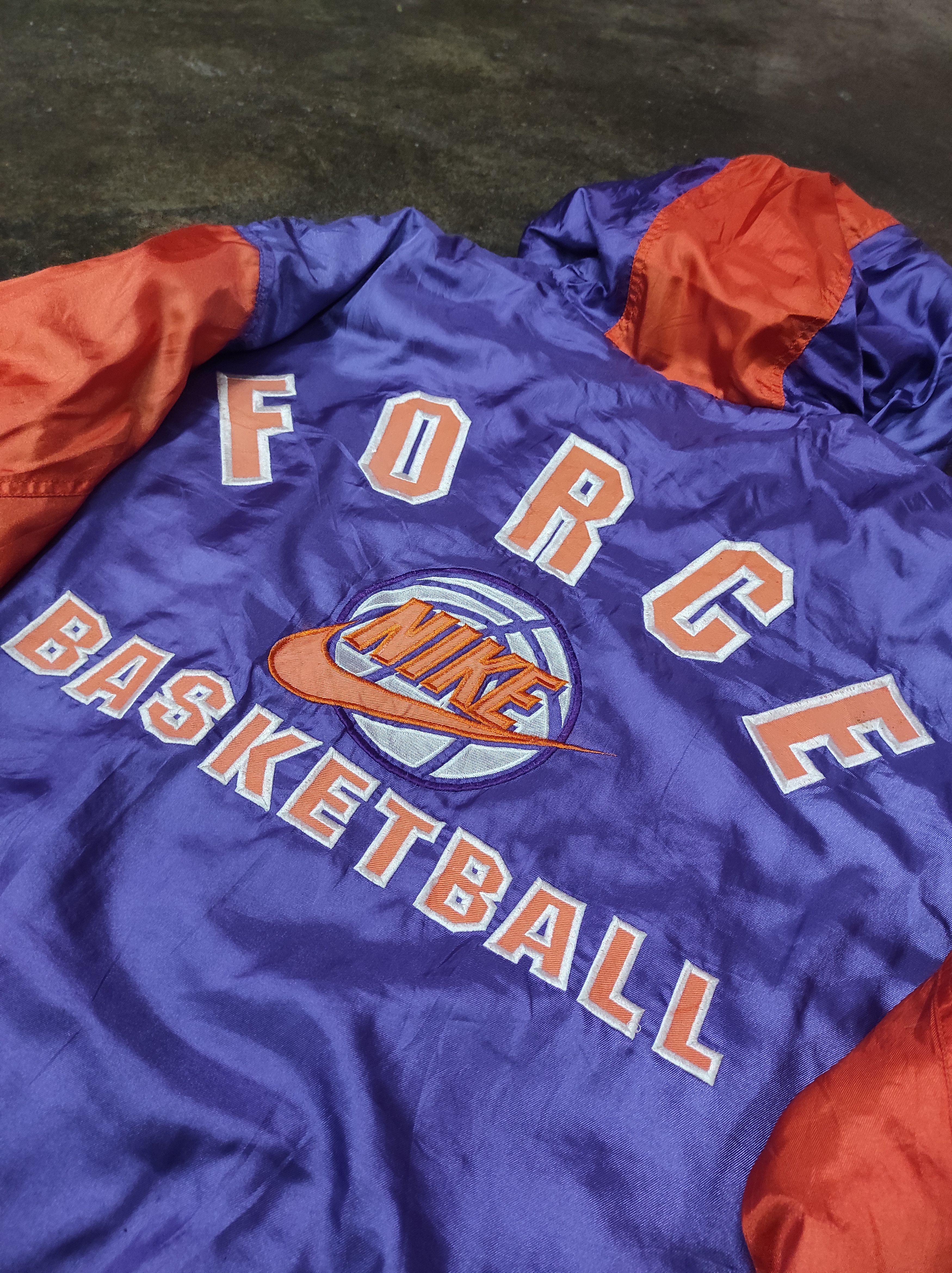 Nike × Vintage NIKE FORCE BASKETBALL EMBROIDERY VTG 90'S PARKA DISTRESSED Size US L / EU 52-54 / 3 - 6 Thumbnail