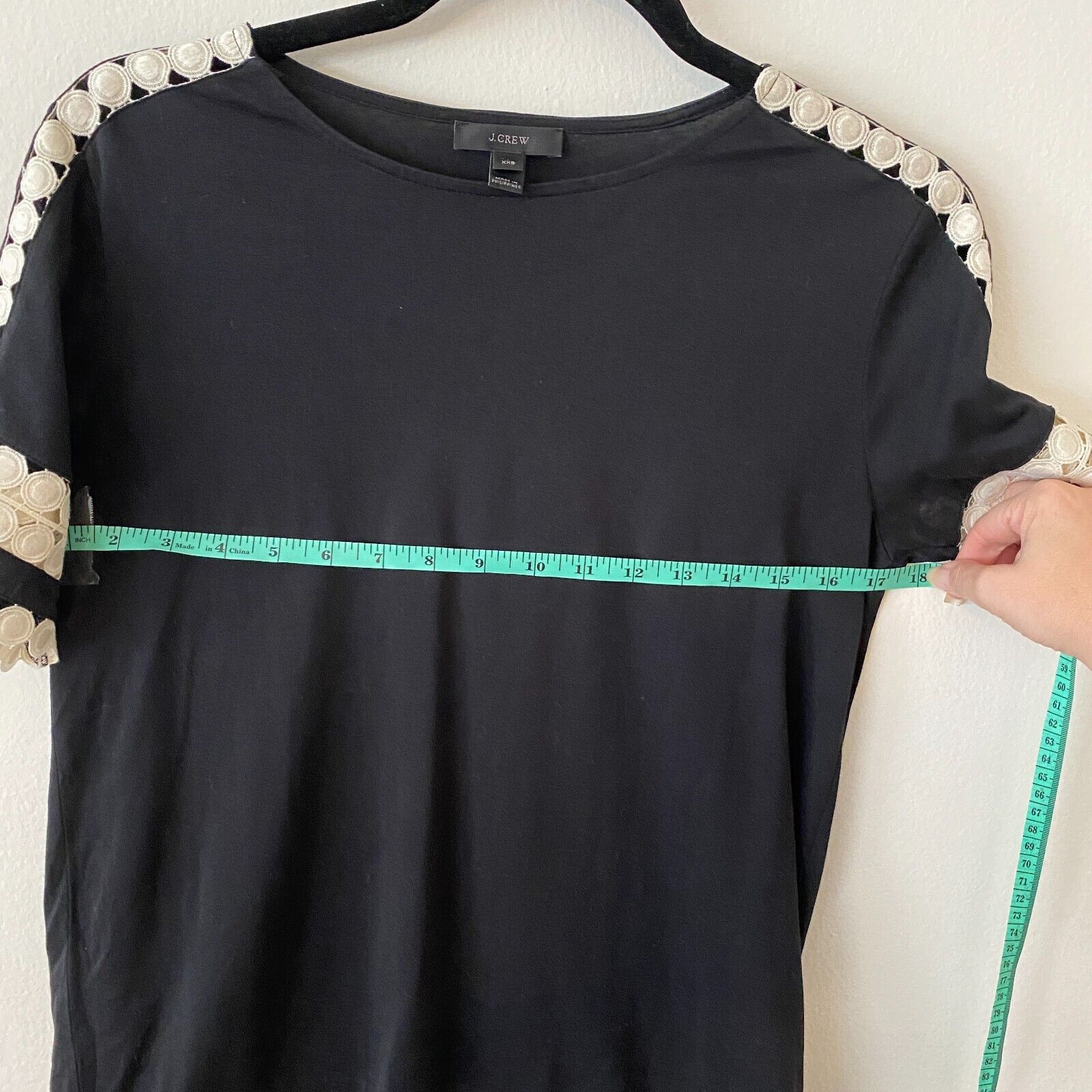 J.Crew J Crew Comfy Black & Cream Embroidery Circle Sleeve Hem Top Size XXS / US 00 / IT 34 - 9 Thumbnail