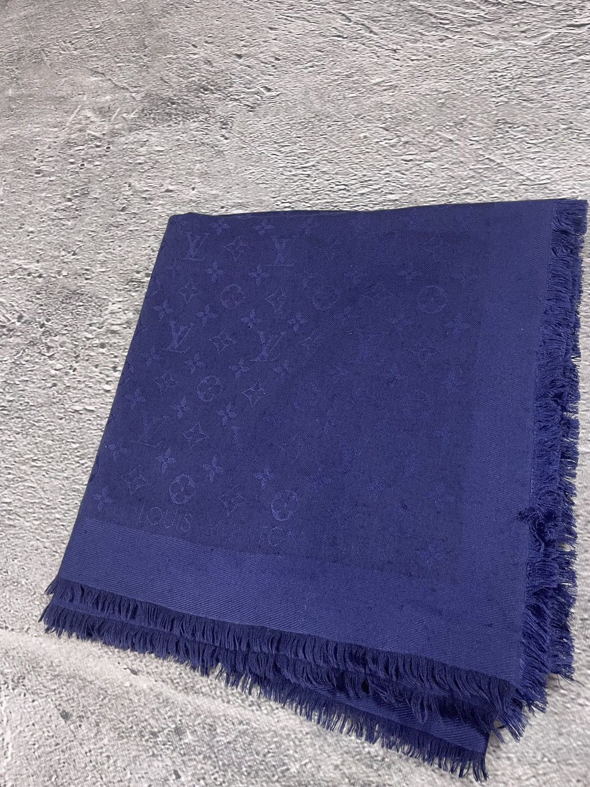 Louis Vuitton Louis Vuitton scarf navy cashmere monogram long Size ONE SIZE - 5 Thumbnail