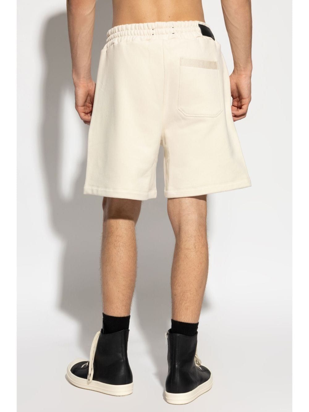 Amiri o1s1wg110625 Spirit Logo Short in Ivory Size US 32 / EU 48 - 3 Thumbnail