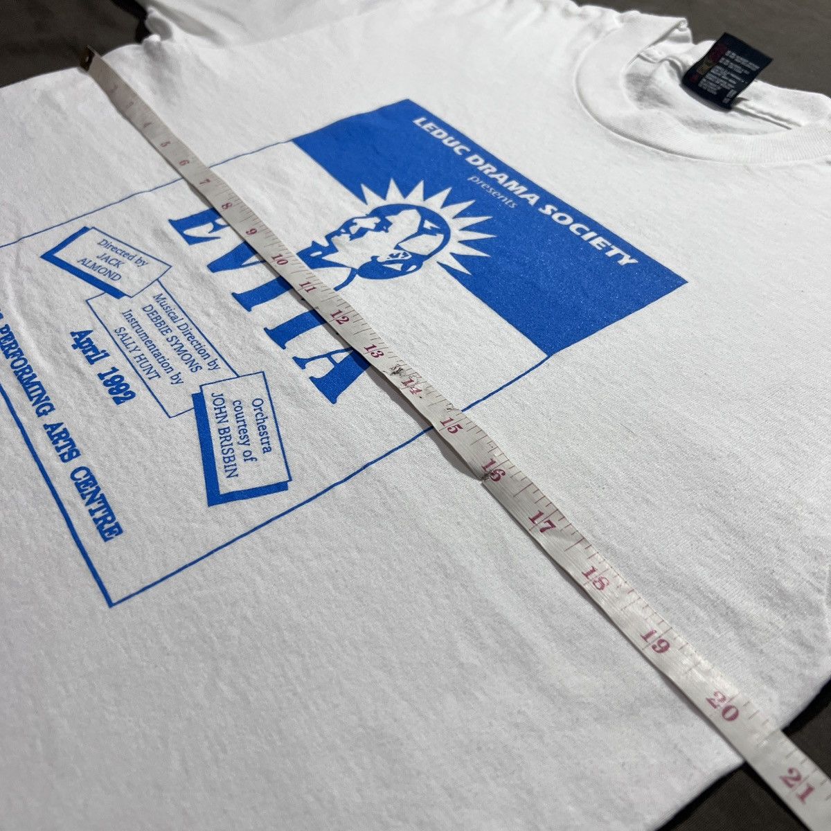 Vintage Vintage 90s Evita Broadway Musical Theatre Promo Tee Size US L / EU 52-54 / 3 - 5 Thumbnail