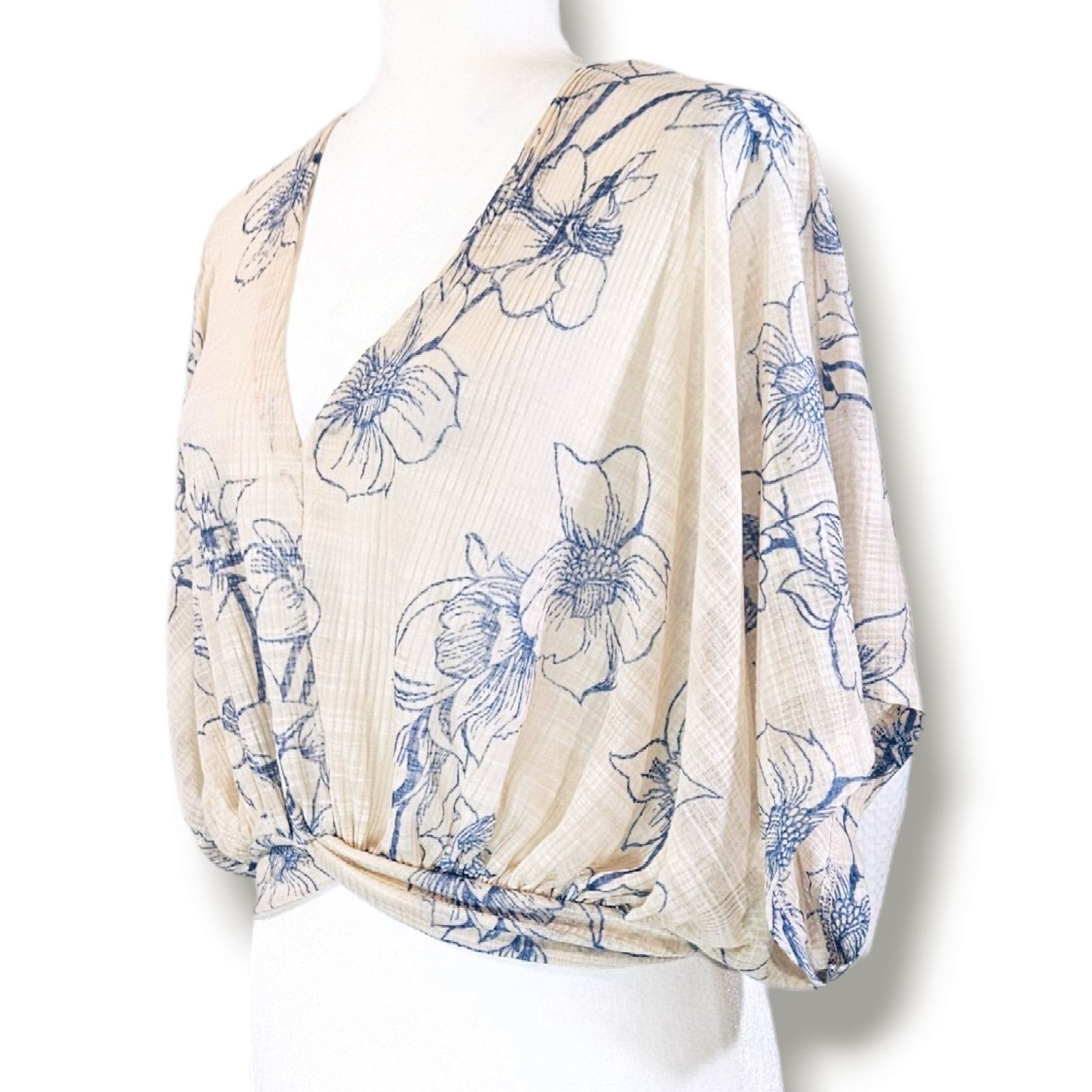 Free People EUC Free People One Dance Top Sz. XS [0-2] Cream Blue Size XS / US 0-2 / IT 36-38 - 2 Thumbnail