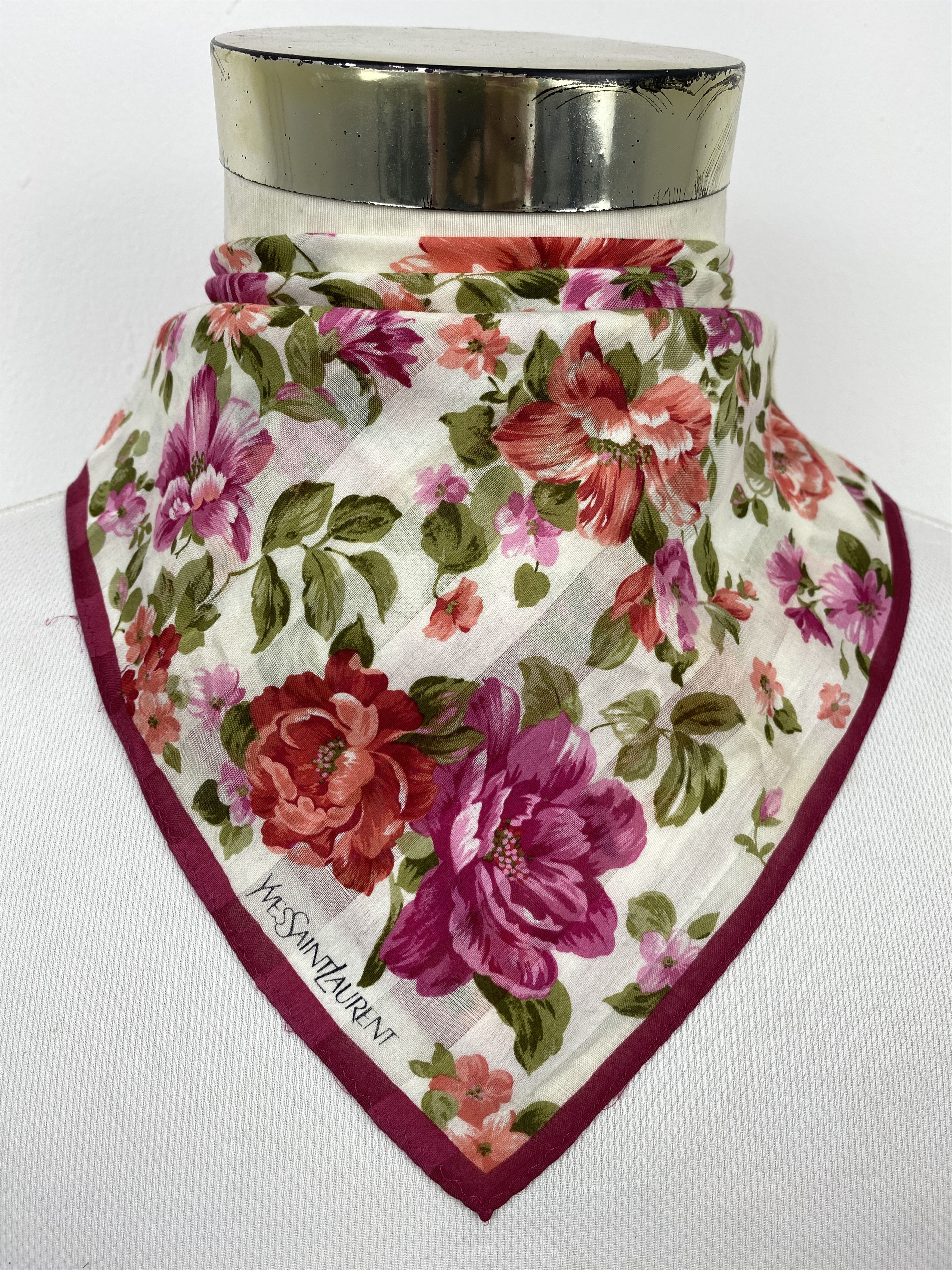Yves Saint Laurent Yves Saint Laurent Handkerchief / Neckerchief KT0345 Size ONE SIZE - 1 Thumbnail