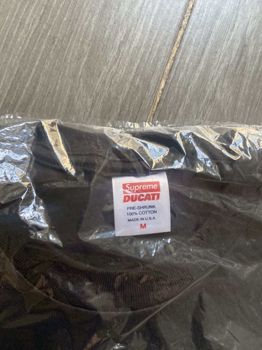 Ducati × Supreme Supreme Ducati Logo Tee size Medium Size US M / EU 48-50 / 2 - 2 Thumbnail