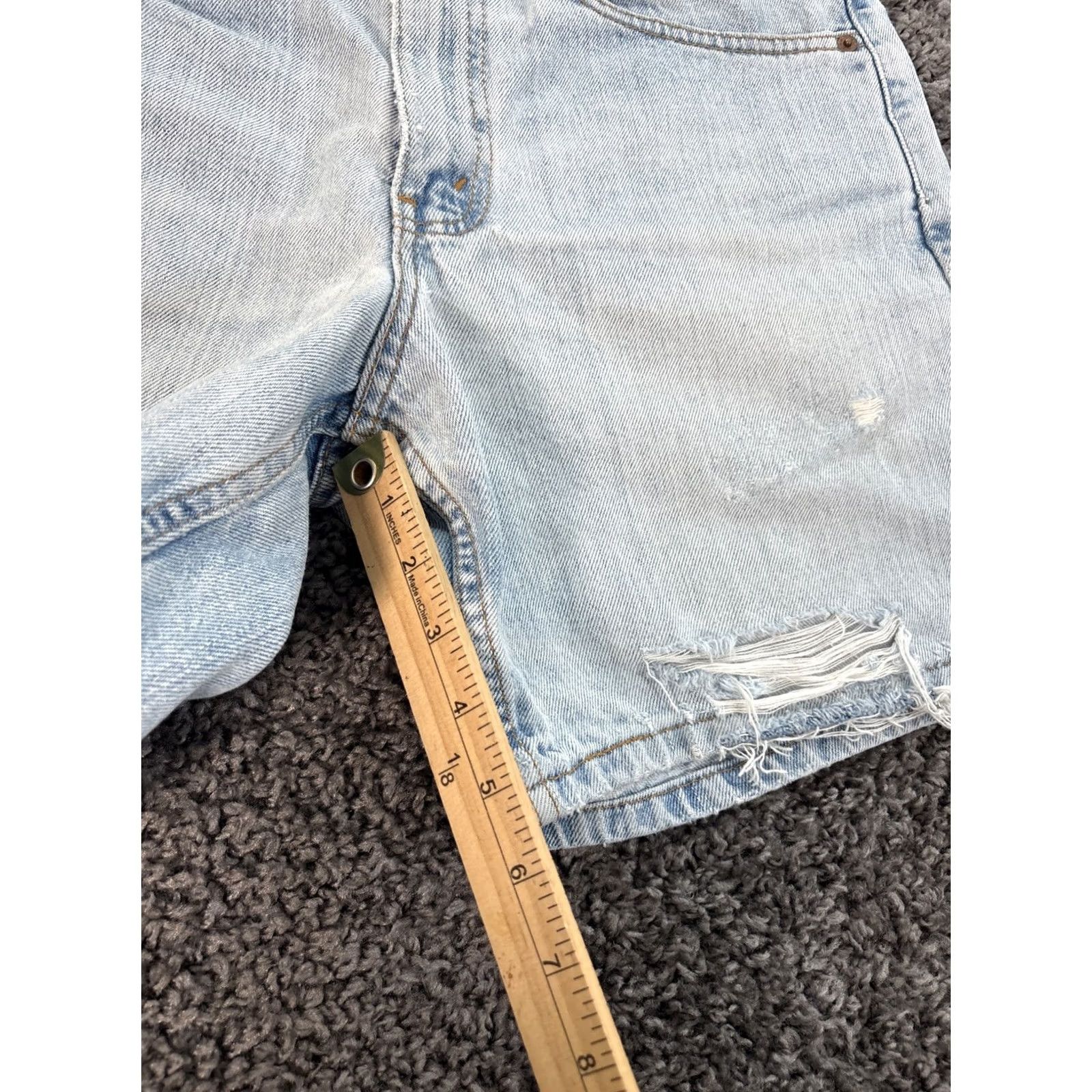 Levi's VINTAGE Levi's 505 Shorts Mens 31 Light Wash Distressed 90s High Rise Booty Fray Blue Chino Men Mens Size US 31 - 4 Thumbnail