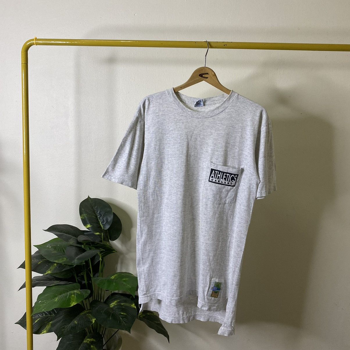 Salem Sportswear Vintage 1997 Salem Sportswear Oakland Athletics MLB T Shirt Size US M / EU 48-50 / 2 - 6 Thumbnail