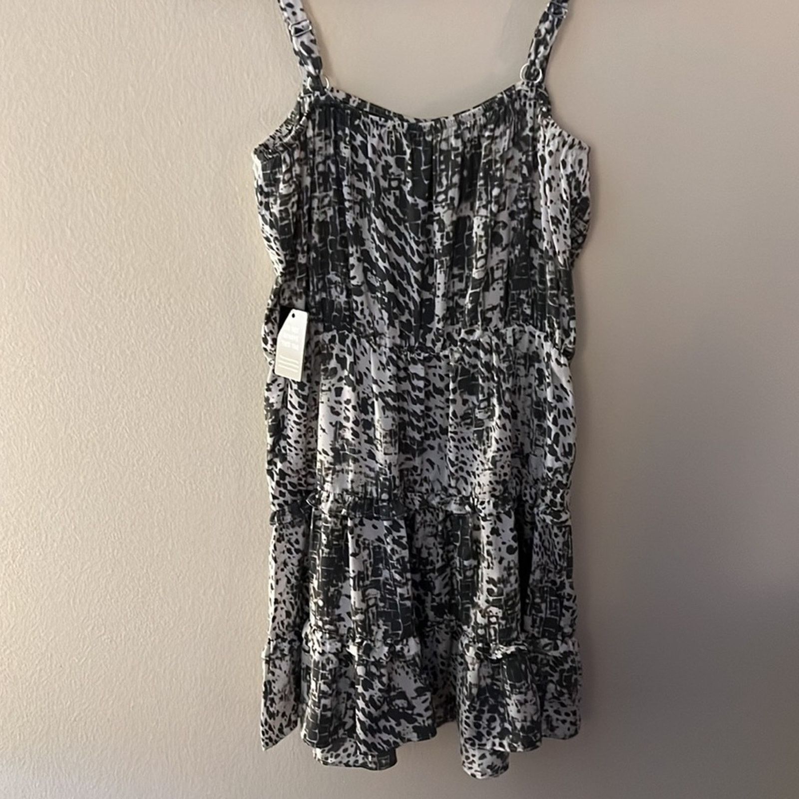 Express Express Gray Animal Print Tiered Dress Size M Size M / US 6-8 / IT 42-44 - 8 Thumbnail