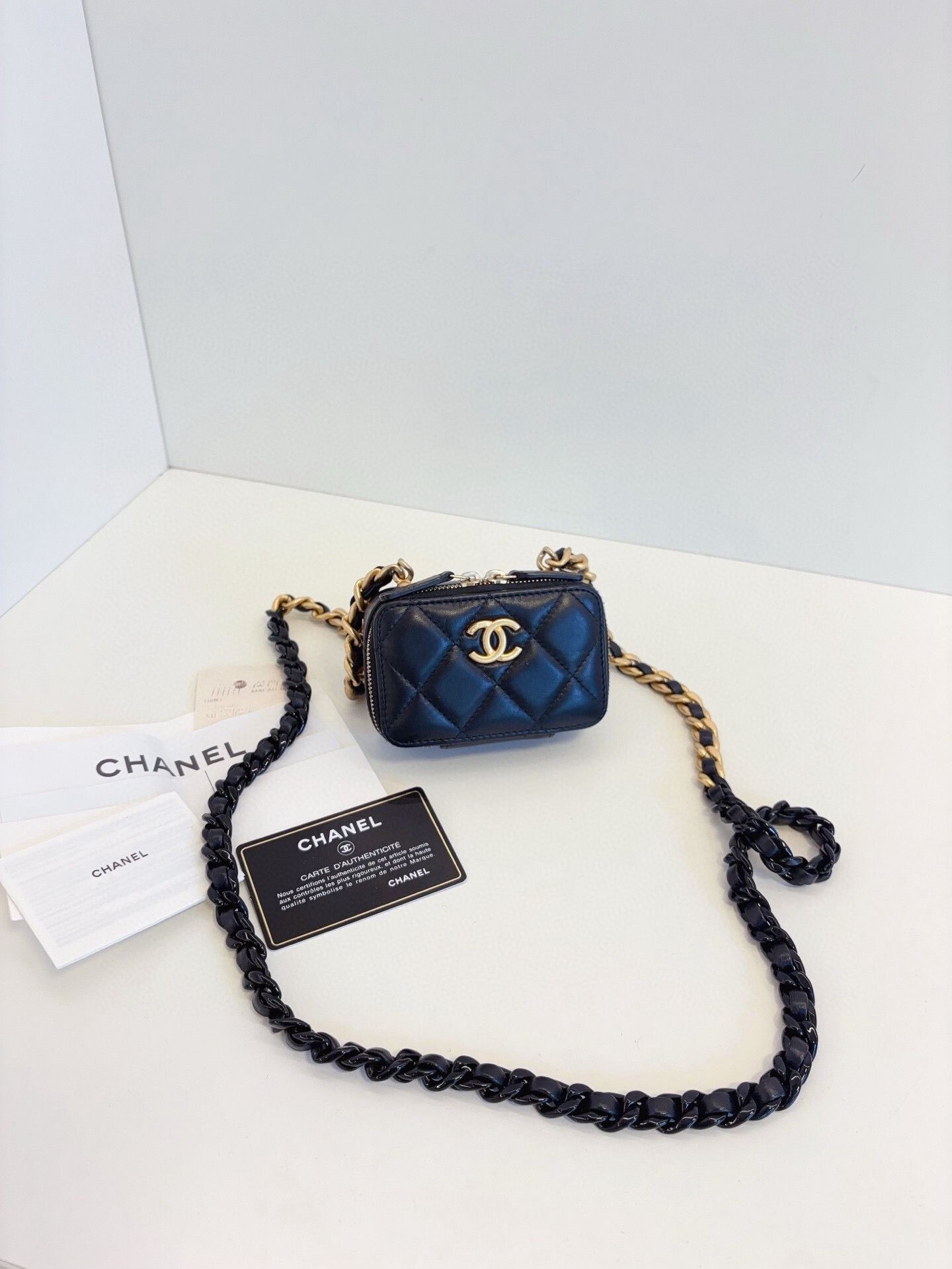 Chanel Pre-loved Bag Very good condition Size ONE SIZE - 1 Thumbnail