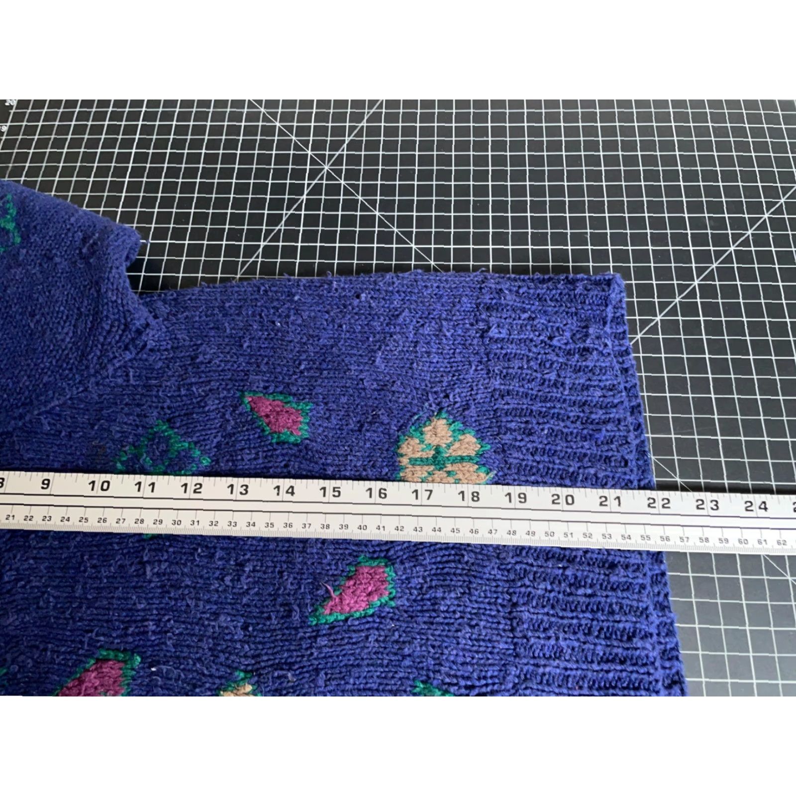 Vintage VINTAGE Floral Butterfly Pattern Sweater Women’s Medium Dark Blue Chunky Knit Boxy 90s Preppy Size M / US 6-8 / IT 42-44 - 5 Thumbnail