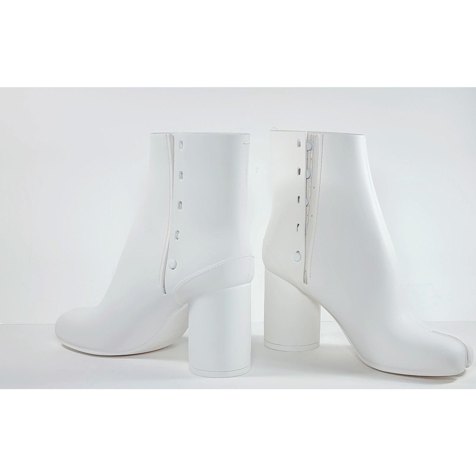 Maison Margiela MAISON MARGIELA Ankle Boots US7 EU37 White Tabi Toe. Size US 7 / IT 37 - 4 Thumbnail