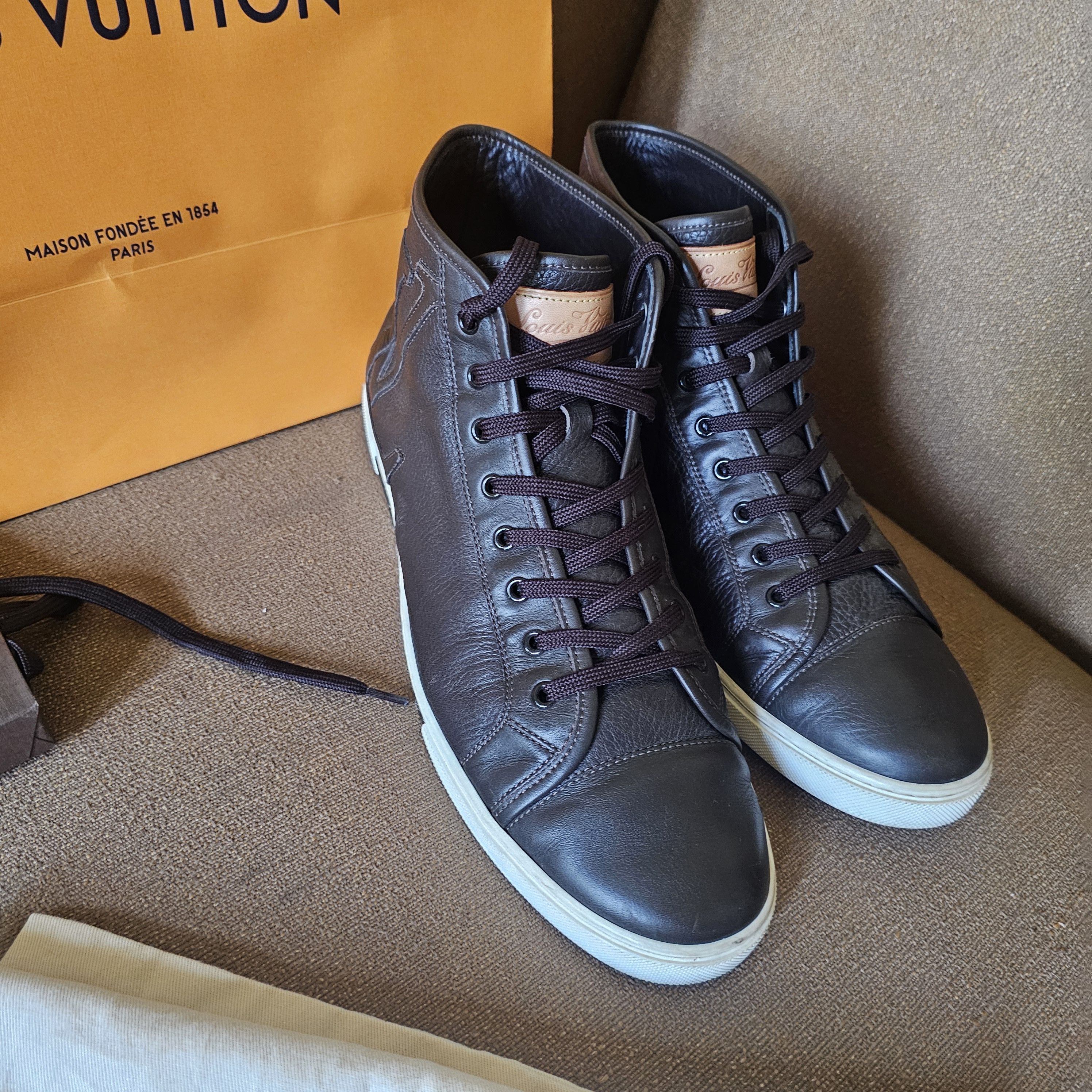 Louis Vuitton Louis Vuitton High Top Leather Brown Sneakers LV Sz 9, US 10 Size US 10 / EU 43 - 1 Thumbnail