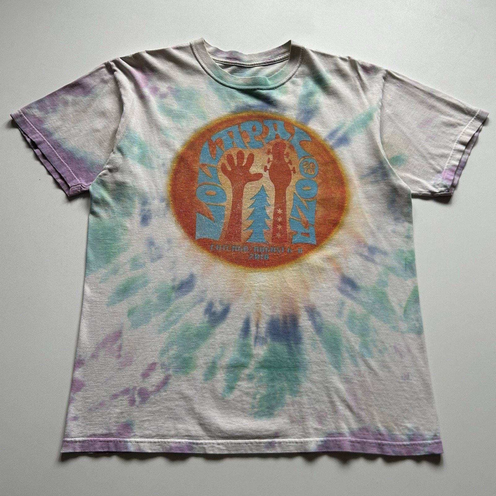 Vintage Vintage Lollapalooza T Shirt Large Tie Dye 2010 Chicago Rare Size US L / EU 52-54 / 3 - 1 Thumbnail