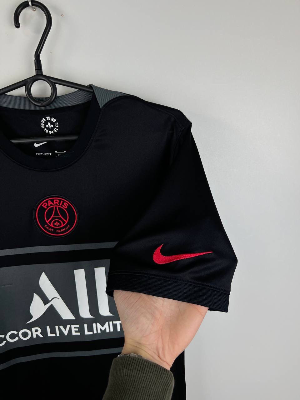 Vintage PSG Nike 2021-22 jersey t-shirts size M Size US M / EU 48-50 / 2 - 3 Thumbnail