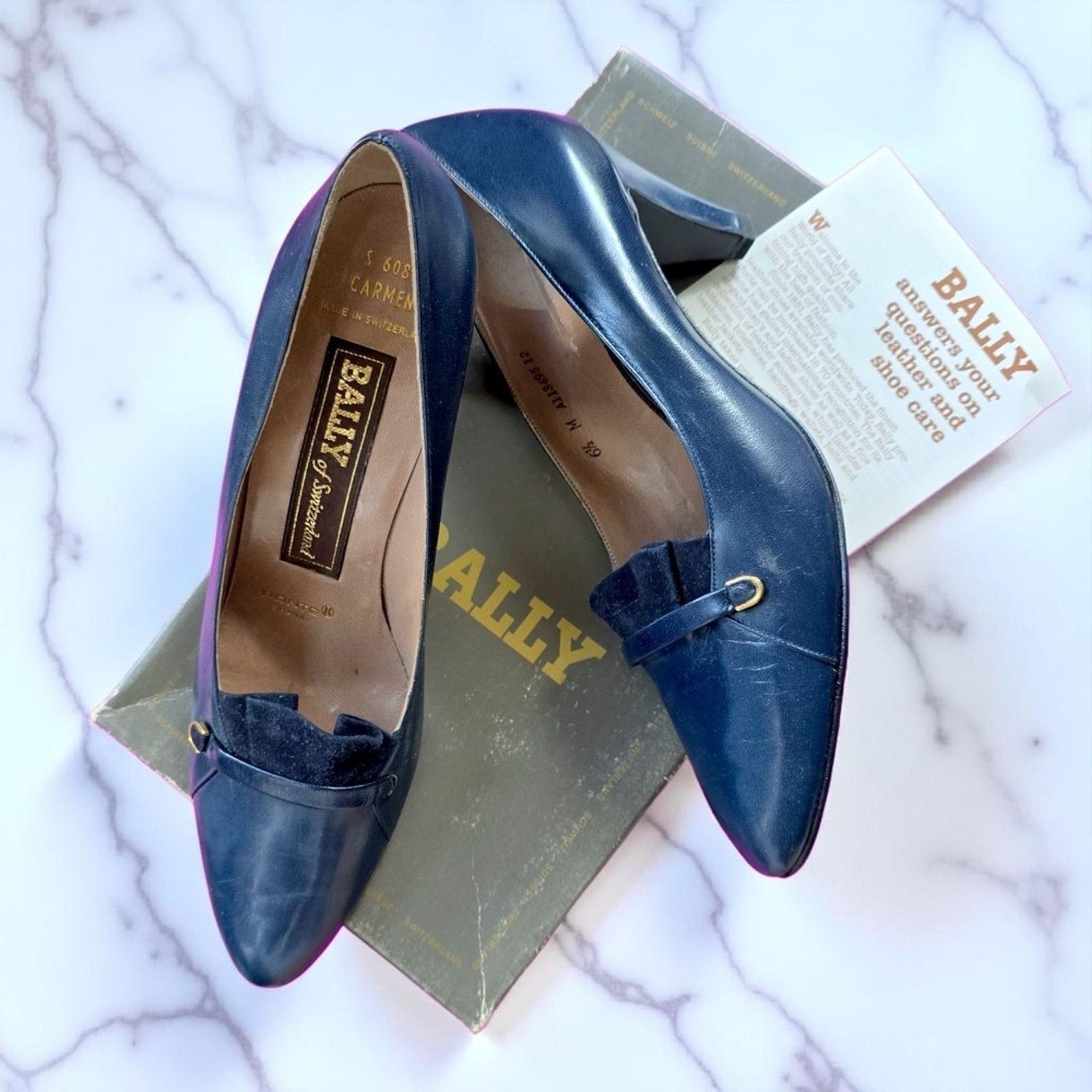 Bally Deadstock Bally Switzerland Navy Leather Pumps Classic 6.5 Size US 6.5 / IT 36.5 - 12 Thumbnail