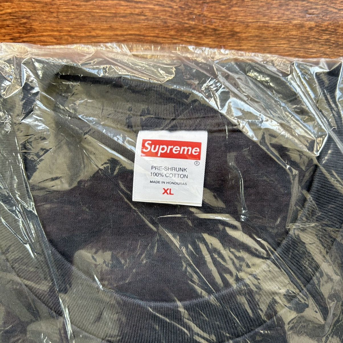 Damien Hirst × Supreme Supreme Damien Hirst Tee Size US XL / EU 56 / 4 - 3 Thumbnail