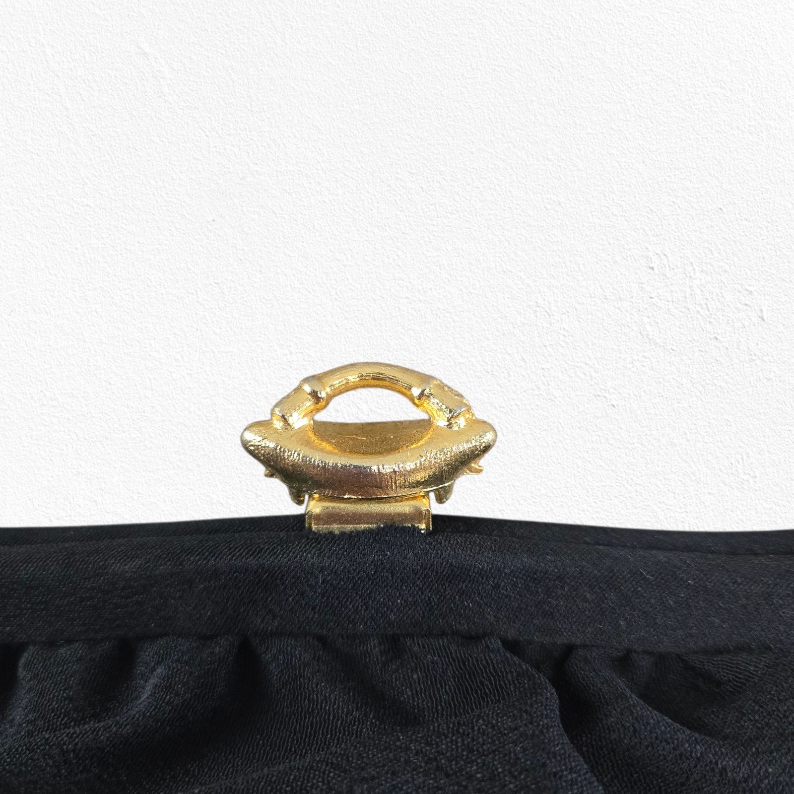 Vintage 1960s Black Evening Bag Gold Clasp Chain Handle Size ONE SIZE - 4 Thumbnail