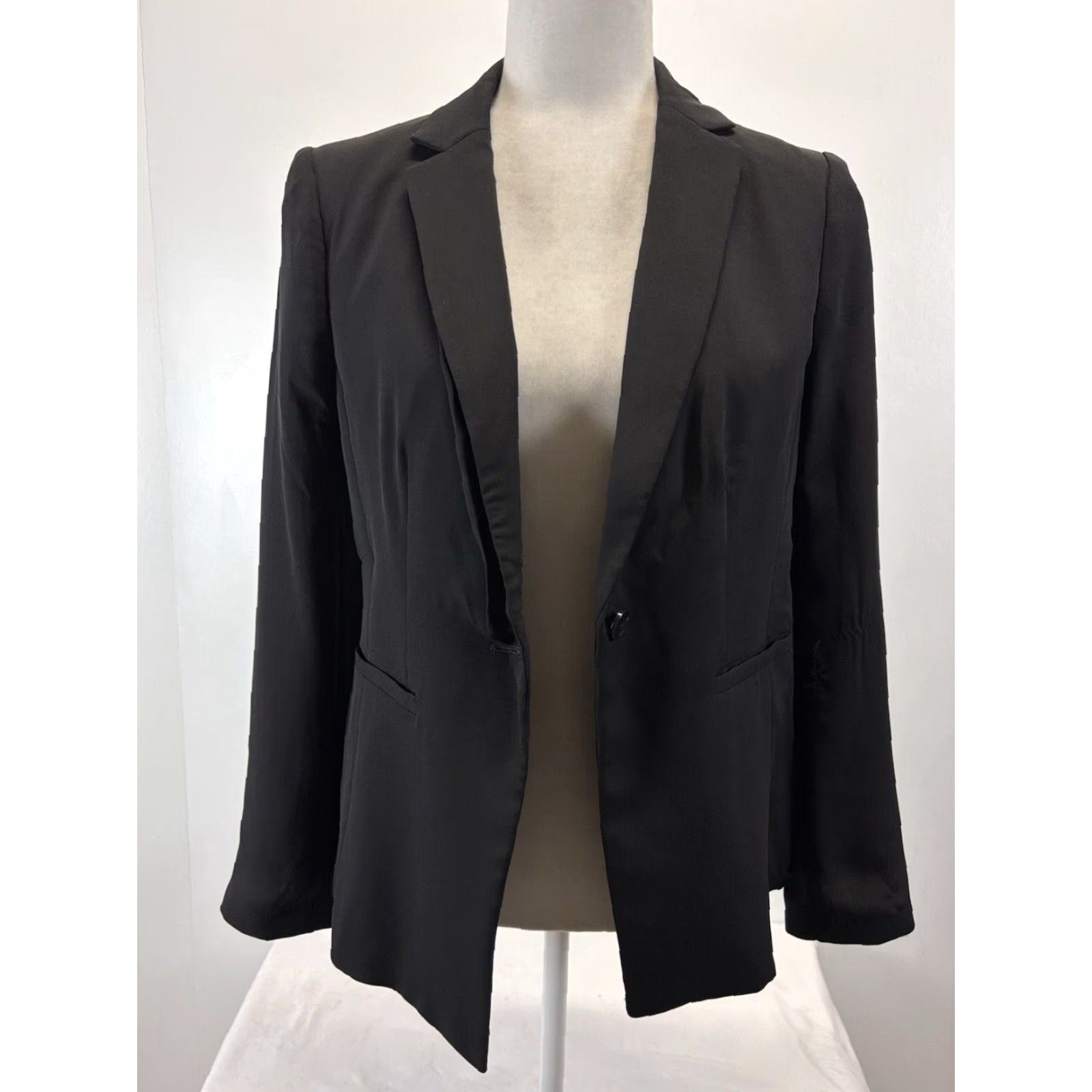 Banana Republic VINTAGE Banana Republic Blazer Jacket 6P Petite Women’s Black Blazer Solid Long Sleeve Business Classic 10s 90s? Size M / US 6-8 / IT 42-44 - 6 Thumbnail