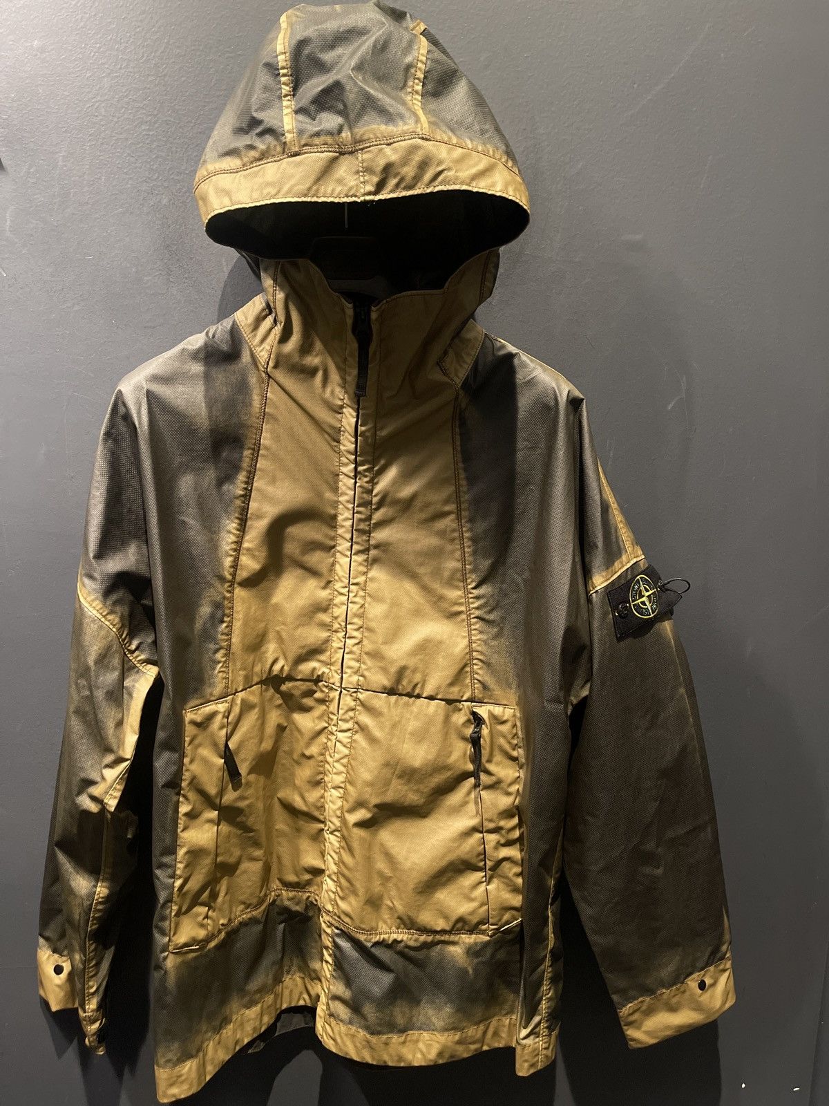 Stone Island Khaki & Black spray on Stone Island jacket Size US L / EU 52-54 / 3 - 1 Thumbnail