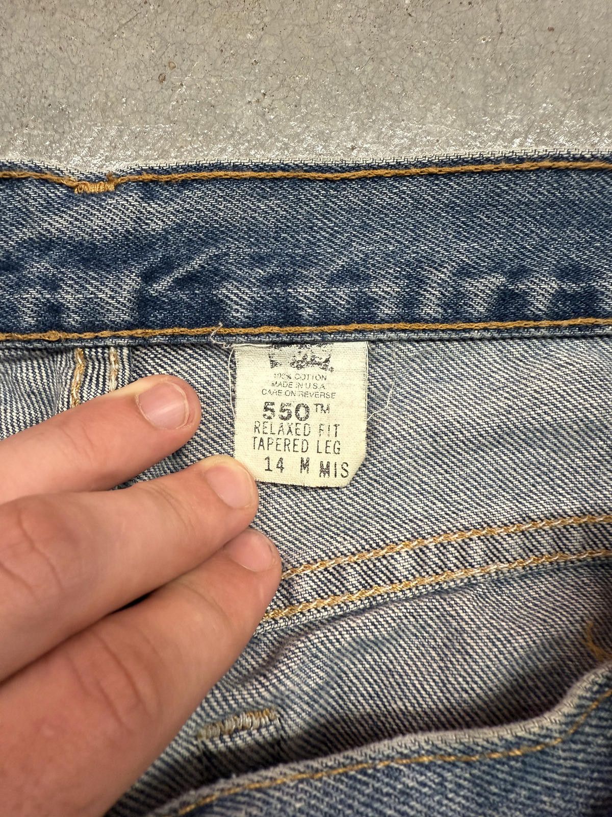Levi's Vintage 90s Levis 550 Relaxed Fit Faded Jeans USA made 30x31 Size US 30 / EU 46 - 4 Thumbnail