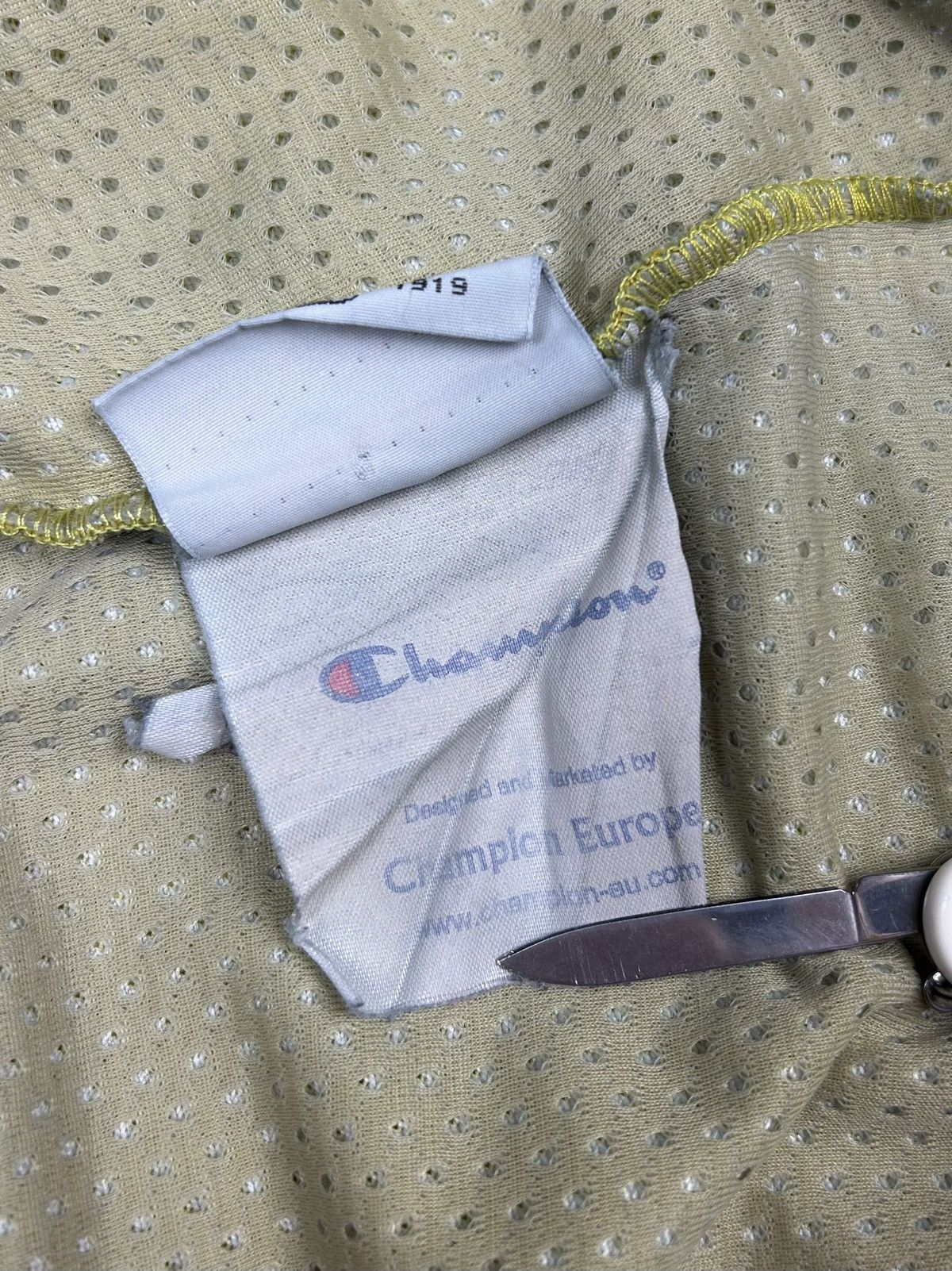 Champion × NBA Lakers vintage yellow Champion NBA basketball shorts Size US 32 / EU 48 - 11 Thumbnail