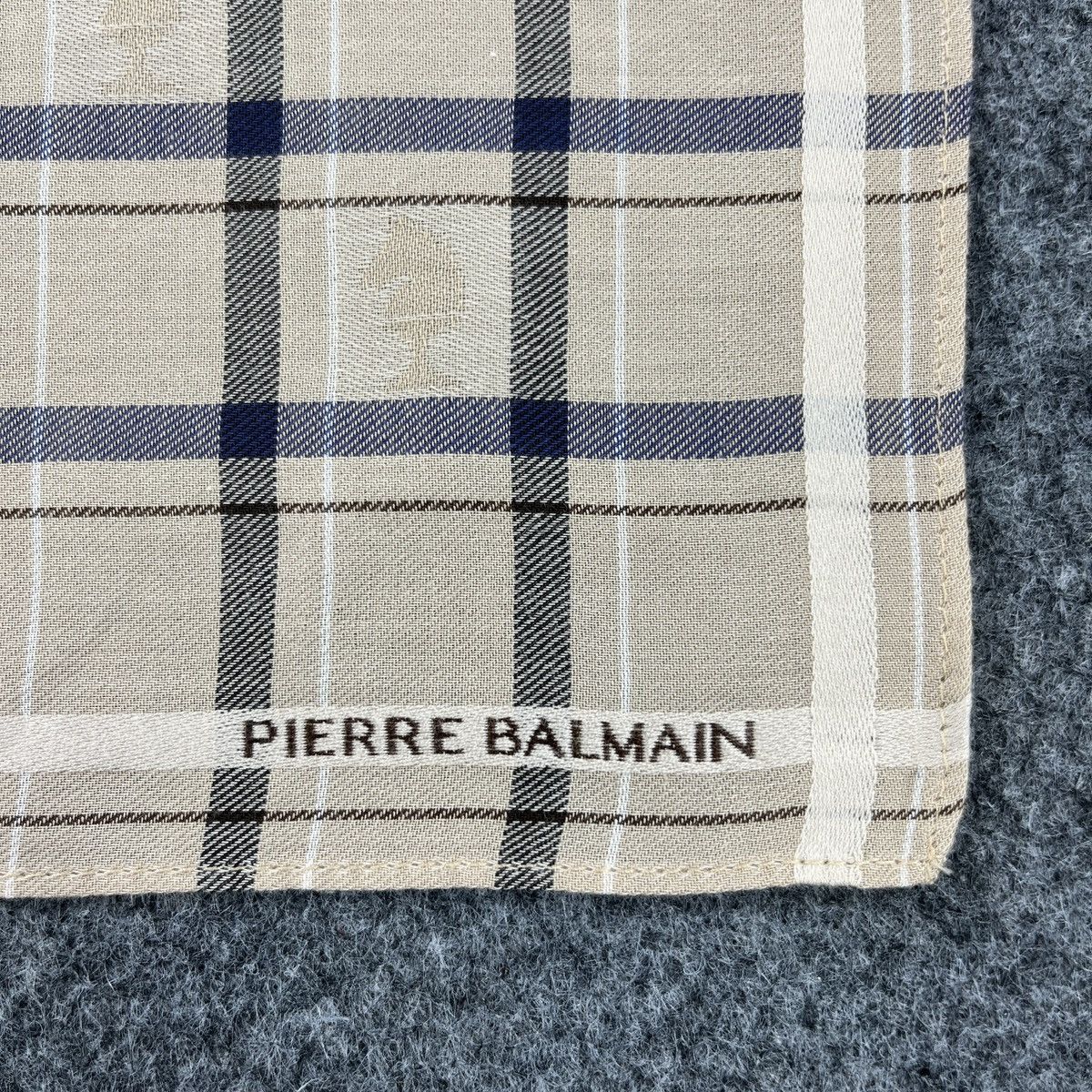 Pierre Balmain Pierre Balmain Handkerchief / Bandana / Neckerchief B717 Size ONE SIZE - 2 Thumbnail