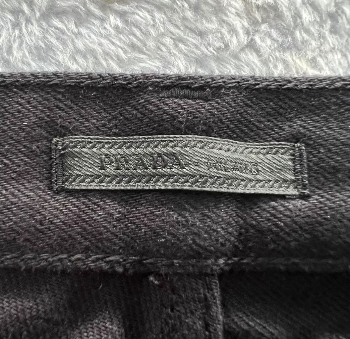 Prada Prada Black Triangle Logo Pants J41 Size 30" / US 8 / IT 44 - 3 Thumbnail