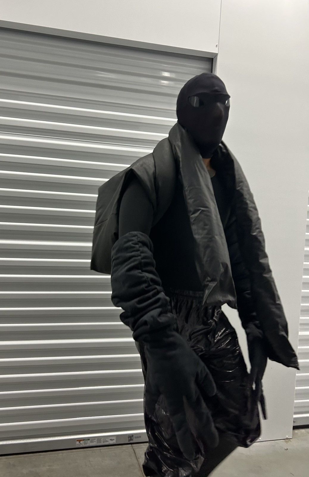 Balenciaga × Gap × Yeezy Yeezy season 9 sample alien gloves Size ONE SIZE - 4 Thumbnail