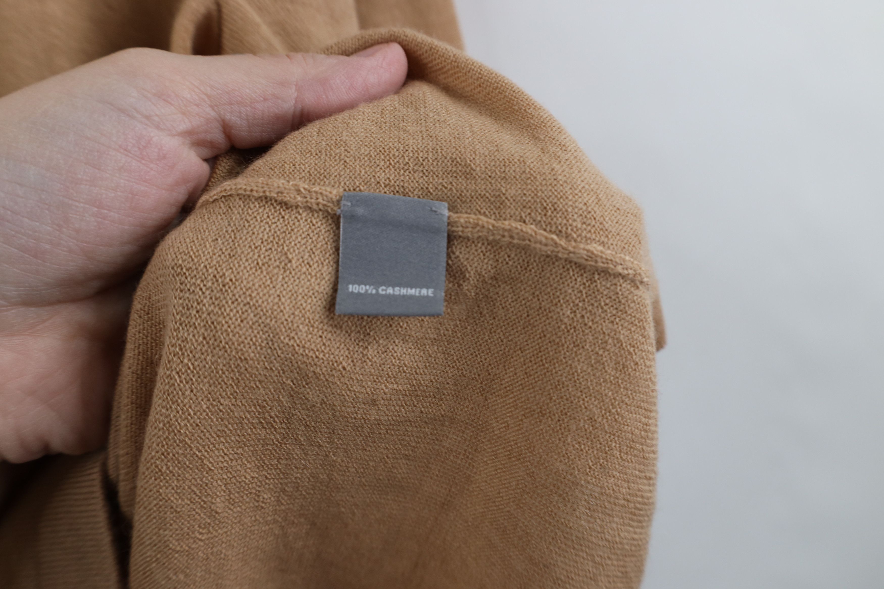 Neiman Marcus × Vintage Neiman Marcus Blank Soft Cashmere Knit Ribbed Sweater Beige Size L / US 10 / IT 46 - 8 Thumbnail