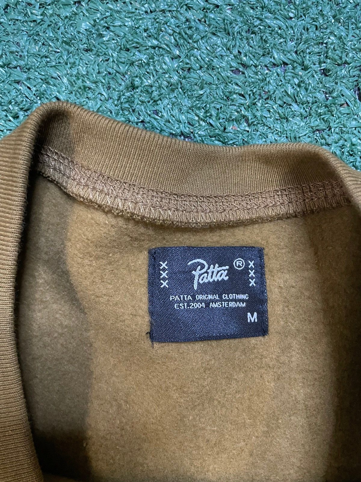 Patta Patta embroidered mustard crewneck Size US M / EU 48-50 / 2 - 3 Thumbnail