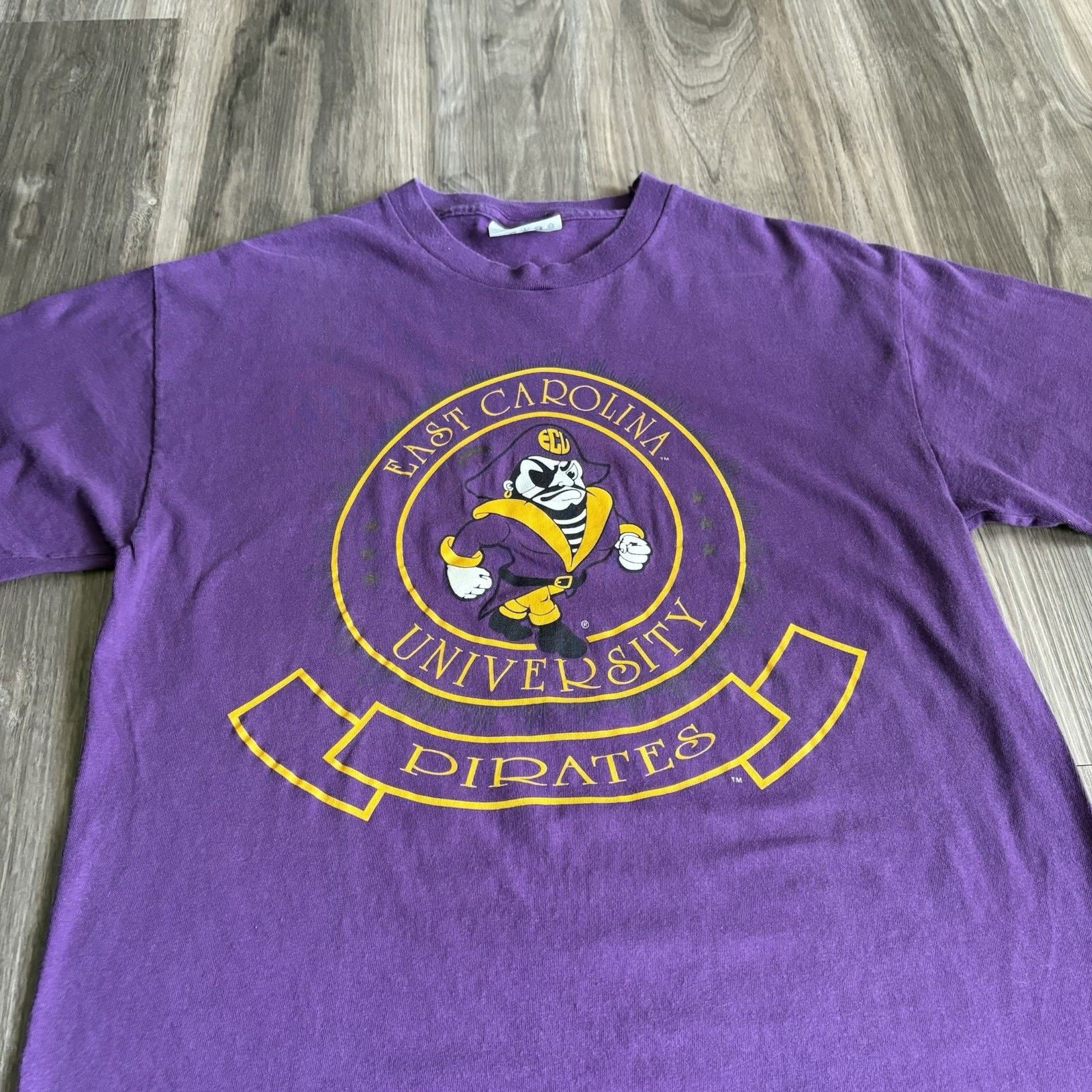 Vintage Vintage East Carolina University Pirates T-Shirt Mens Size L Size US L / EU 52-54 / 3 - 2 Thumbnail