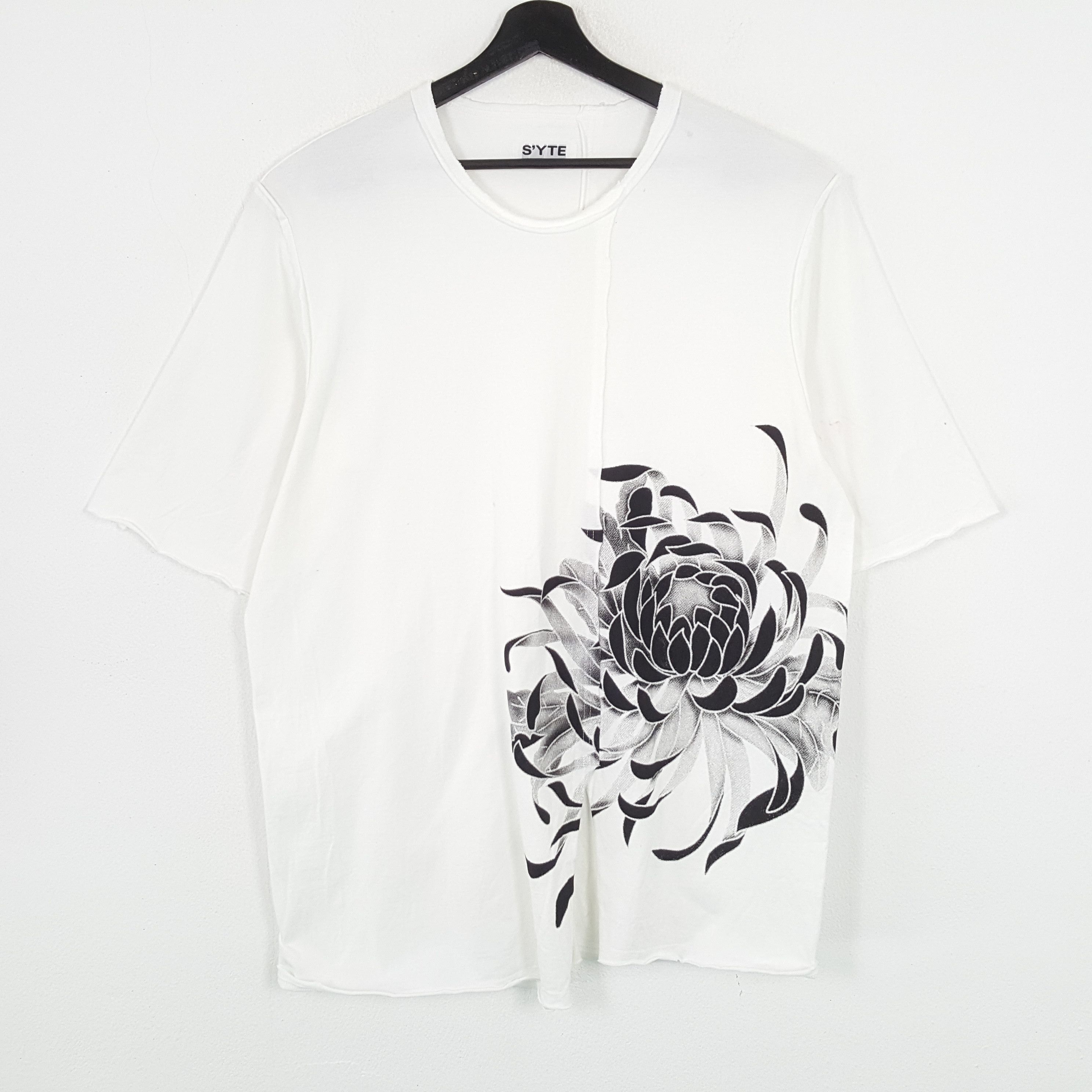 Yohji Yamamoto YOHJI YAMAMOTO Designer Tshirt Rare Design Fashion Style Size US XL / EU 56 / 4 - 1 Thumbnail
