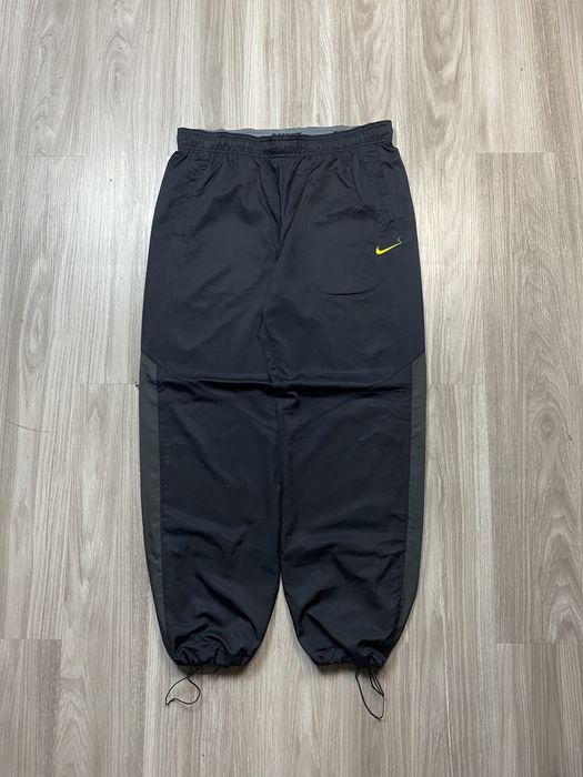 Nike Vintage Y2K Nike Swoosh Nylon Parachute Pants