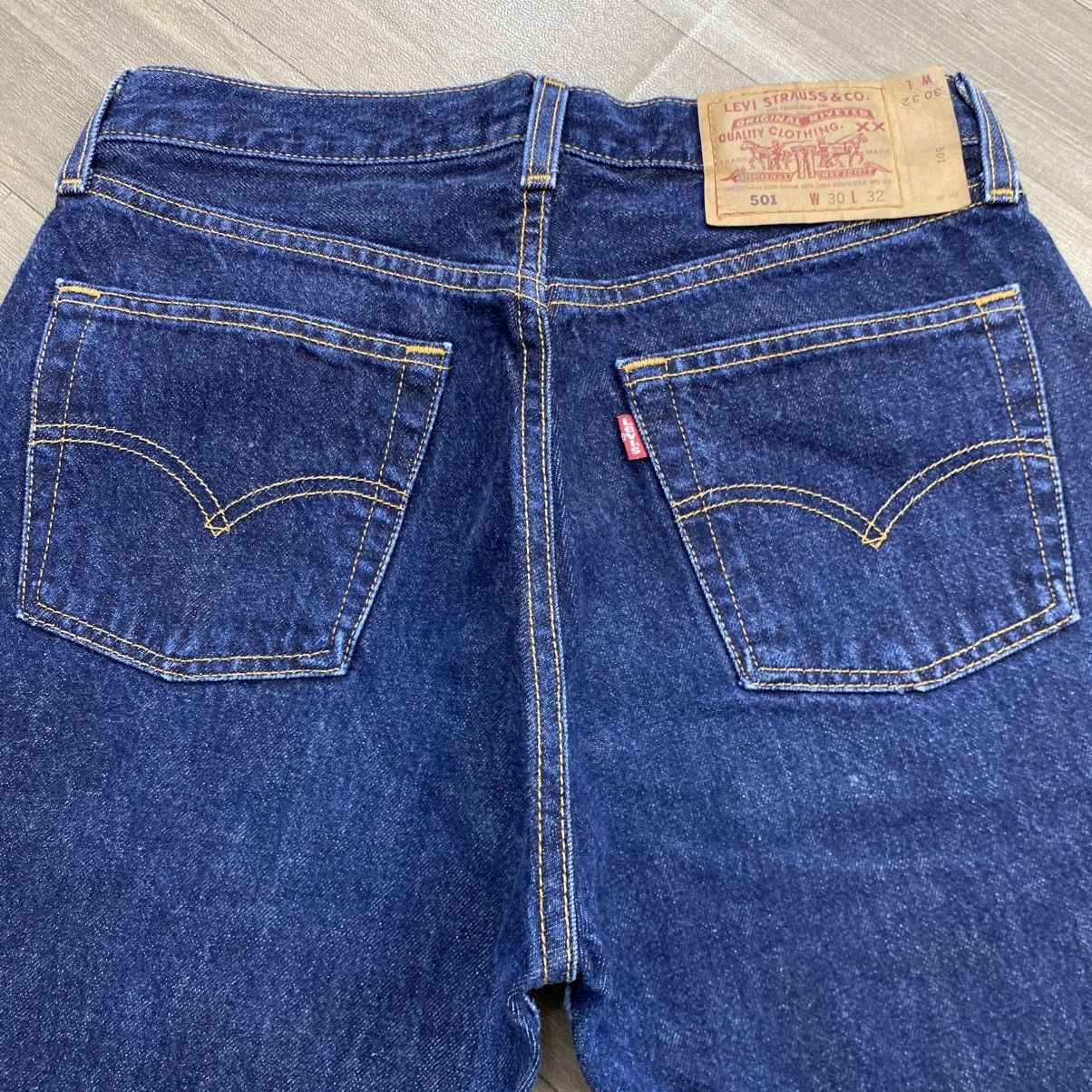 Levi's Vintage Clothing 🇺🇸1990s Vintage Levis 501 USA 30x32 Indigo Blue Jeans Women Size US 29 - 16 Thumbnail