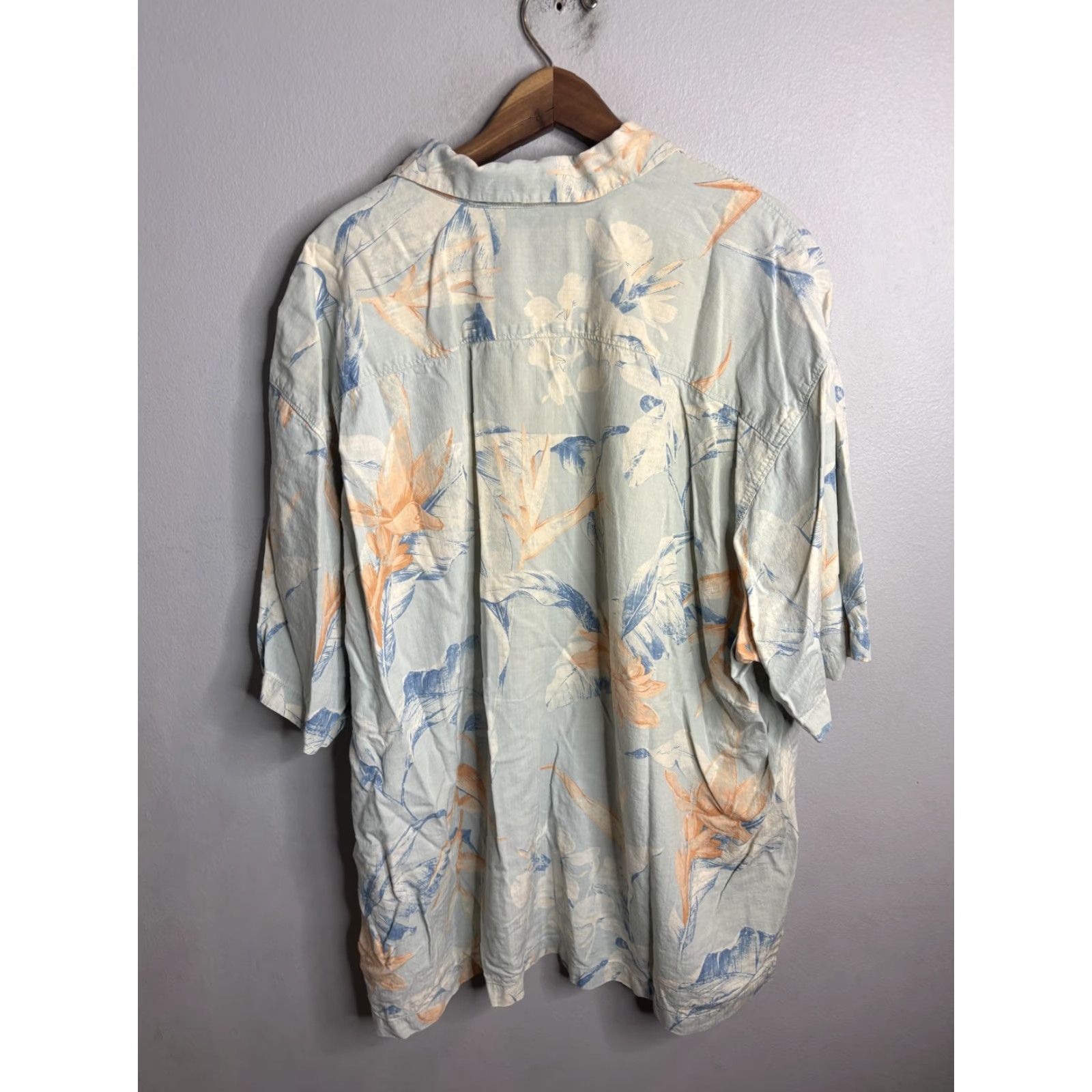 Tommy Bahama VINTAGE Tommy Bahama Shirt Mens 2XL Blue Orange Floral Button Up Hawaiian Camp Casual Size US XXL / EU 58 / 5 - 5 Thumbnail