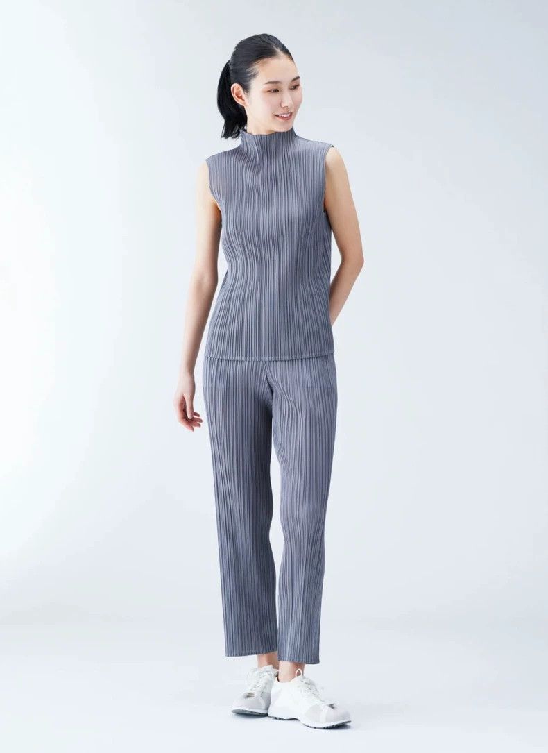 Issey Miyake Issey Miyake size:3 Black pleated vest Size M / US 6-8 / IT 42-44 - 2 Thumbnail