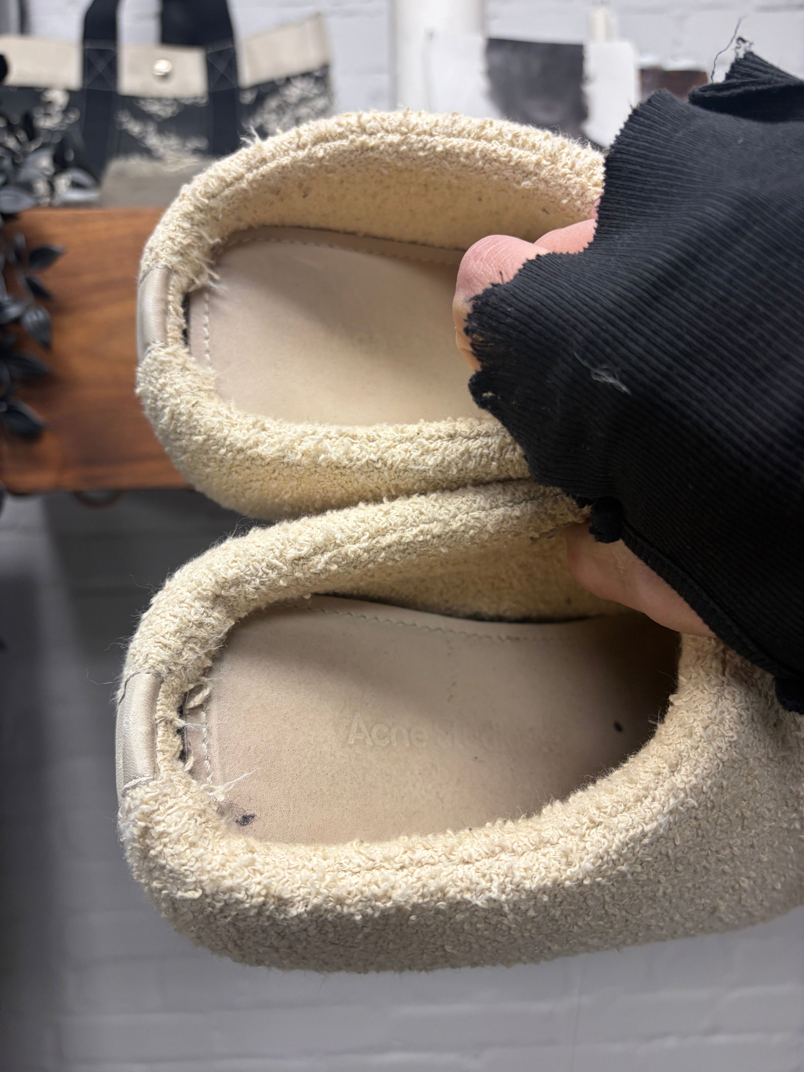 Acne Studios Acne Studios Terry Cloth ‘Shearling’ Mules Size US 9 / EU 42 - 6 Thumbnail