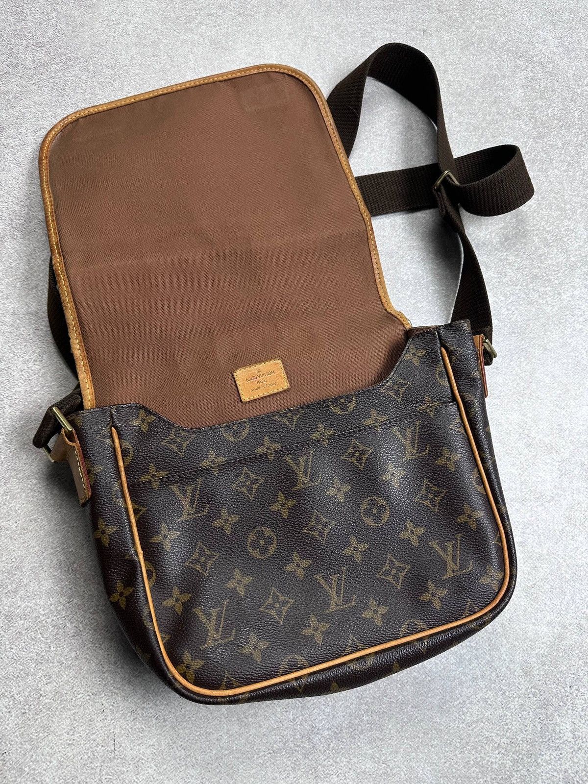 Louis Vuitton Vintage Louis Vuitton Bosphore Monogram Luxury Bag Rare Size ONE SIZE - 3 Thumbnail