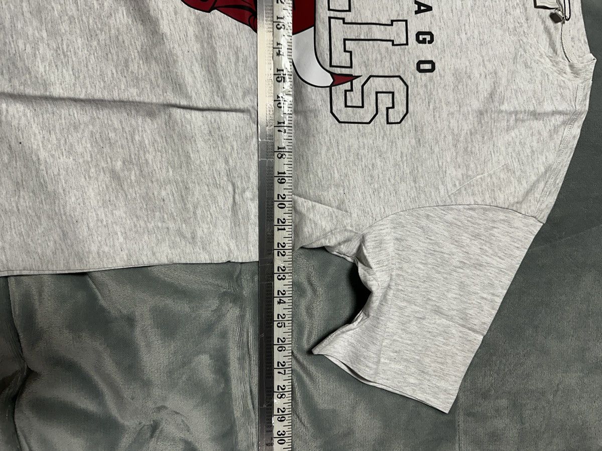 NBA NEW Size XL NBA Chicago Bulls Team Print Logo White T-Shirt Size US XL / EU 56 / 4 - 4 Thumbnail
