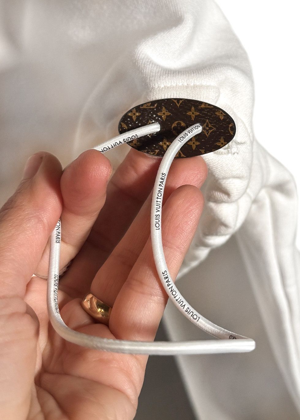 Louis Vuitton Louis Vuitton White Macro Signature Cropped Sweatshirt Size M / US 6-8 / IT 42-44 - 6 Thumbnail