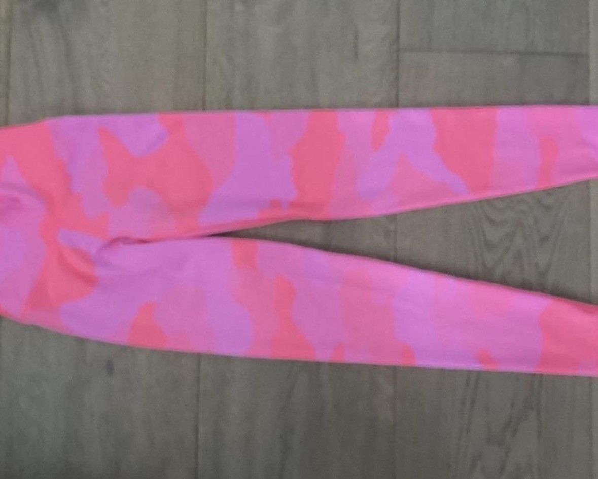 Other Aerie Pink Camo Leggings Size 24" / US 00 / IT 34 - 1 Thumbnail