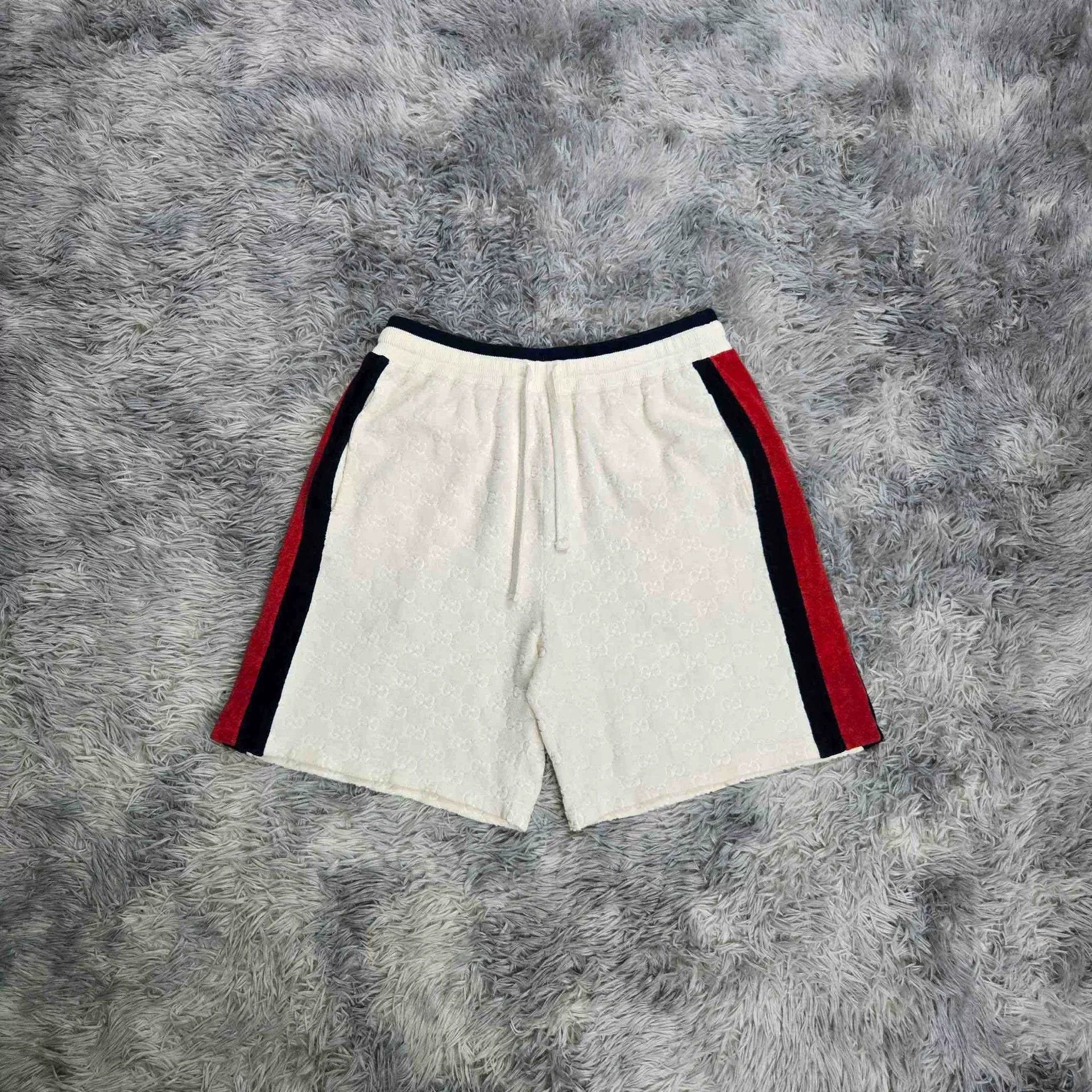 Gucci Gucci Shorts Designer Casual Streetwear Size US 32 / EU 48 - 1 Thumbnail