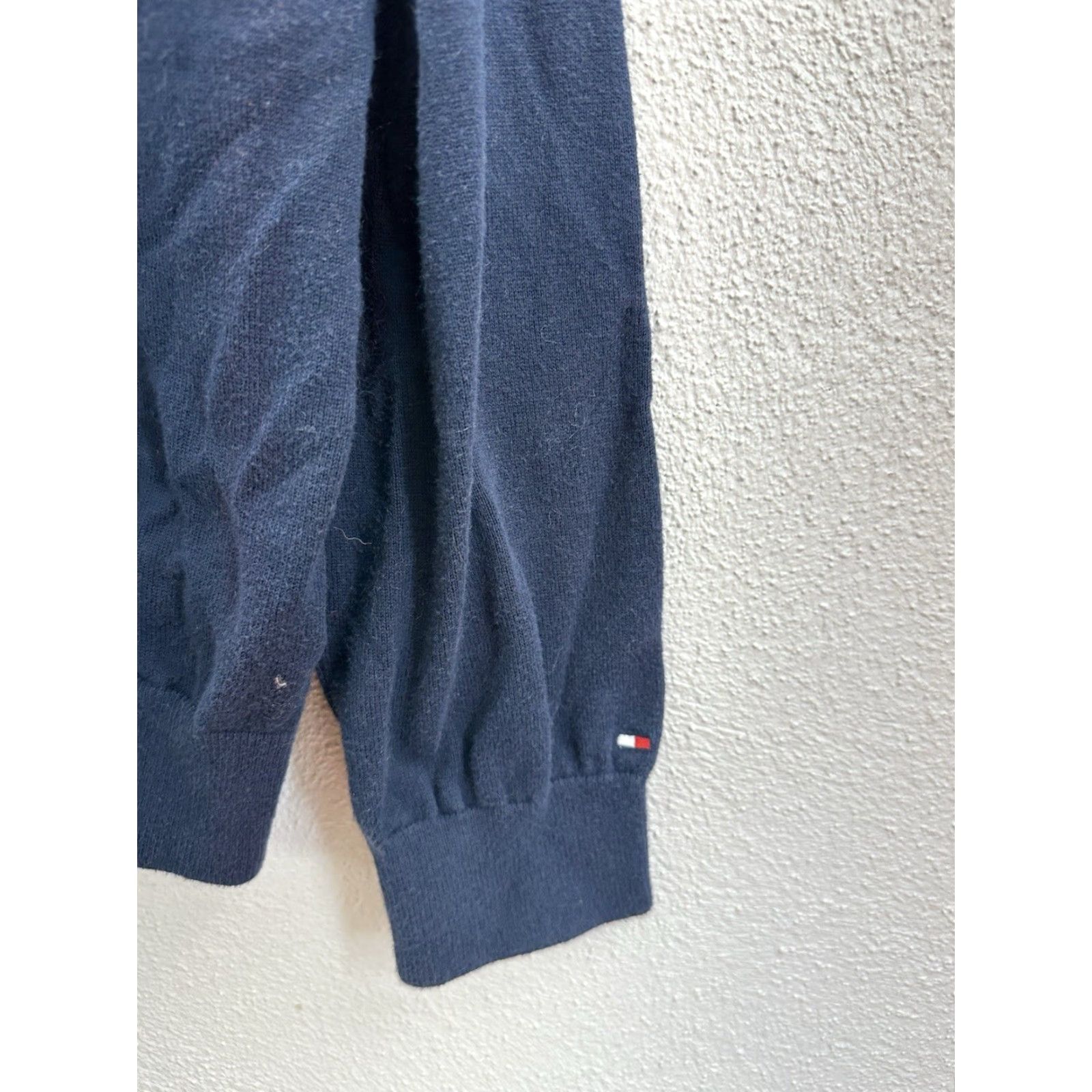 Tommy Hilfiger Tommy Hilfiger Mens Sweater Navy-Blue Long Sleeve Cotton TH Logo Size US L / EU 52-54 / 3 - 3 Thumbnail