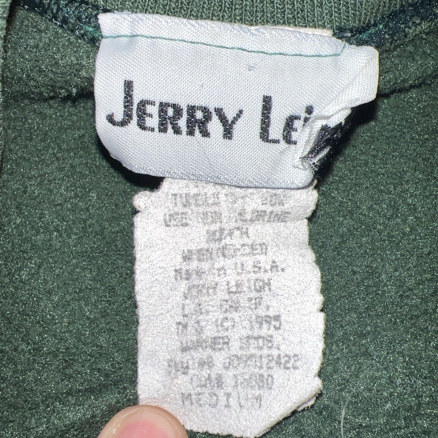 Vintage VTG Jerry Leigh Bugs Bunny Pullover Womens Size M Green Sweater Boyfriend? (No, need adhere) Size M / US 6-8 / IT 42-44 - 5 Thumbnail