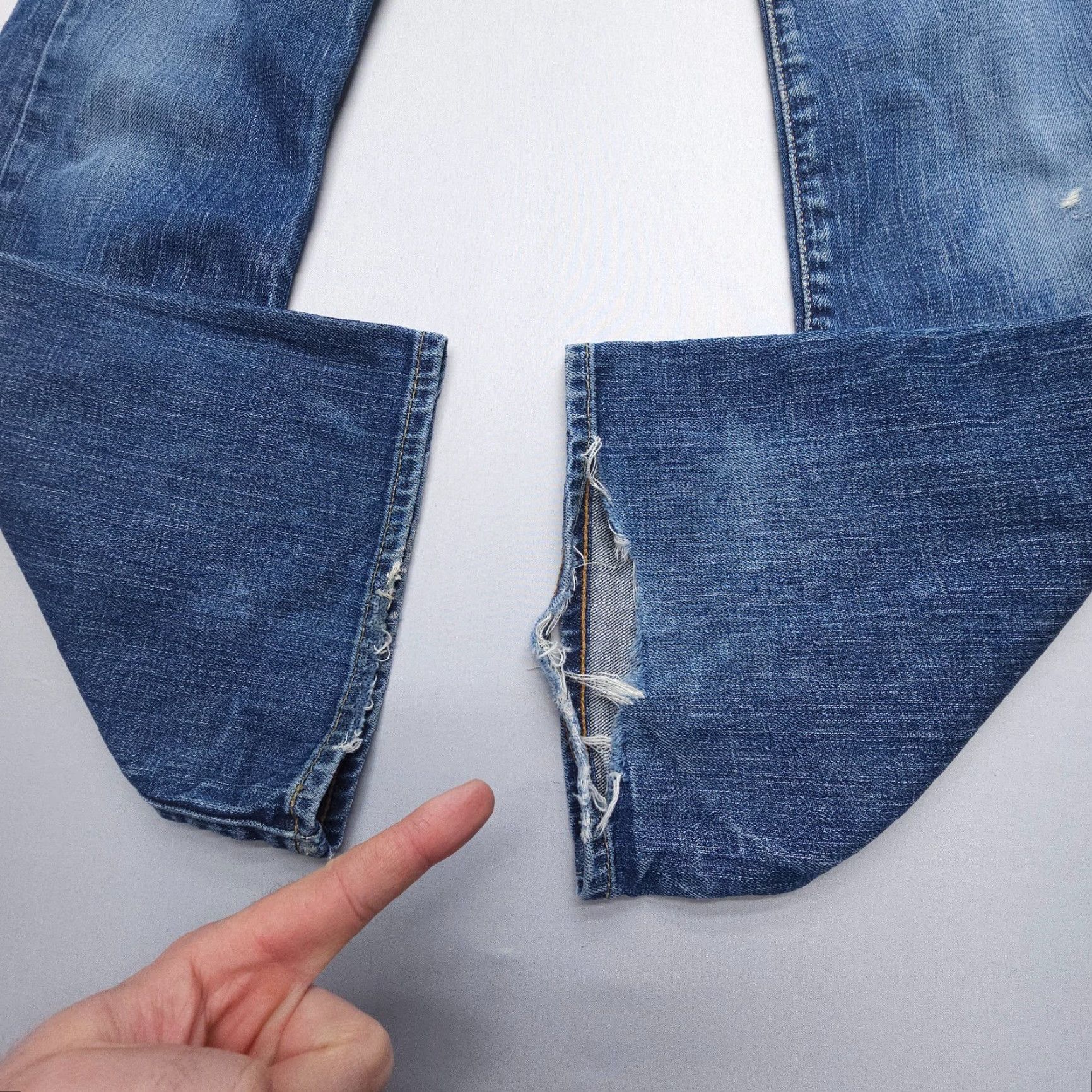 Gap VINTAGE Gap 1969 Jeans Flared 27x32 Dark Blue 5-Pocket Denim Stretch Juniors 2006 USA 90s Boho Festival Hippie Size 25" / US 0 / IT 36 - 4 Thumbnail