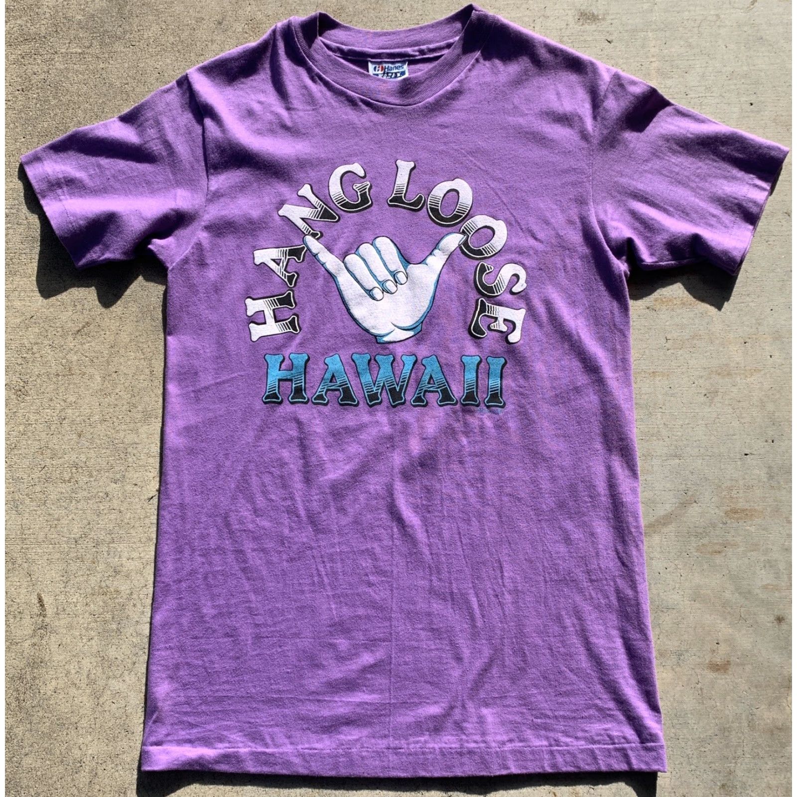 Hanes Vintage Hang Loose Hawaii T-Shirt Single Stitch Made In USA M 38-40 Mens Graphic Tee Hawaii Purple Cotton 1980s Hanes Regular US Vintage Iron-on? Size US M / EU 48-50 / 2 - 5 Thumbnail