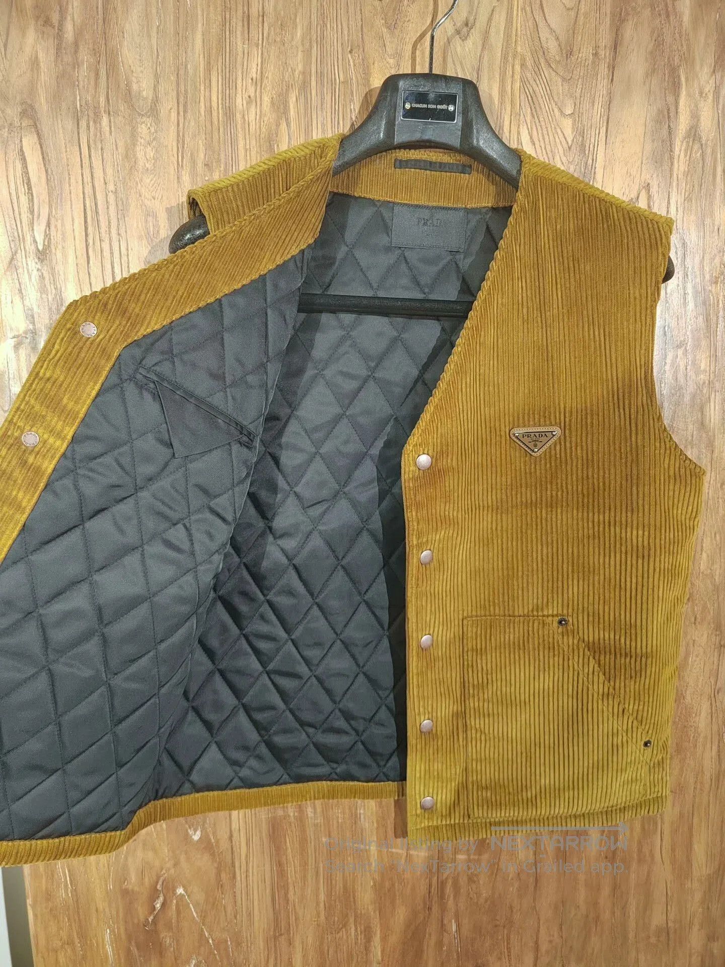 Prada Prada Corduroy Quilted Vest in Beige. Size US S / EU 44-46 / 1 - 3 Thumbnail