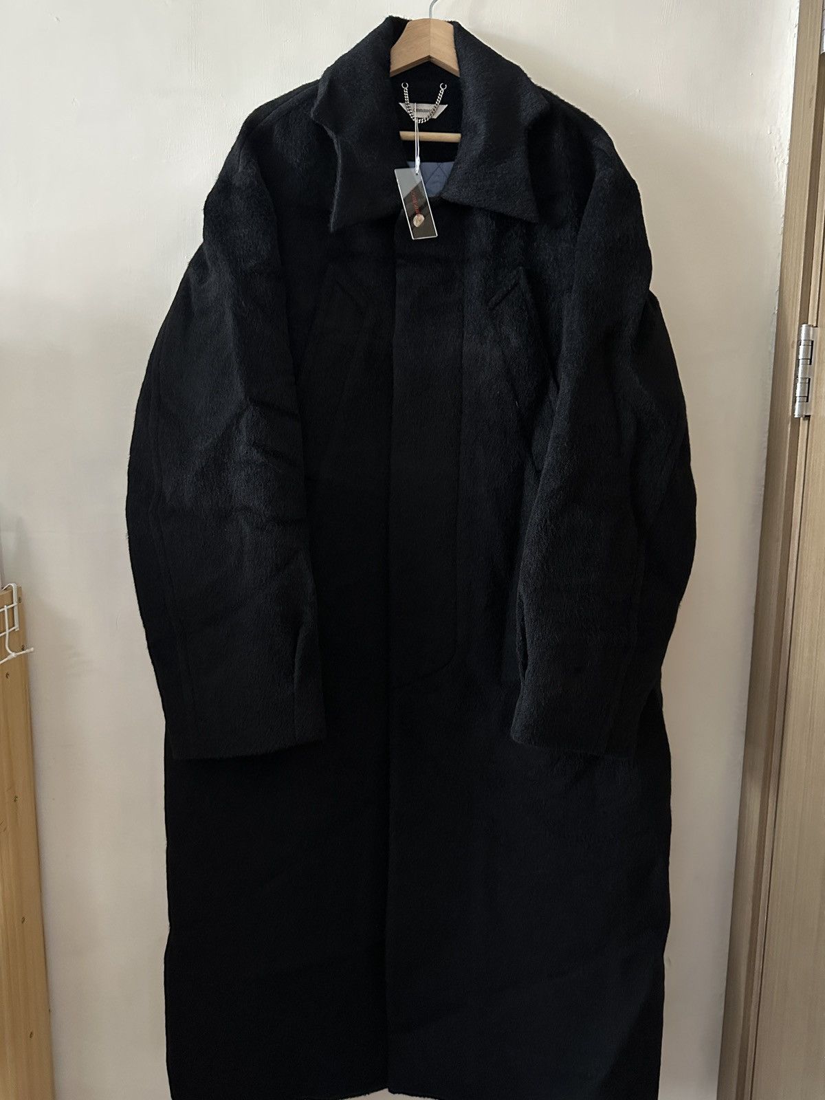 CMMAWEAR CMMAWEAR SVRN exclusive FW23 Thalassa coat in black Size US L / EU 52-54 / 3 - 4 Thumbnail