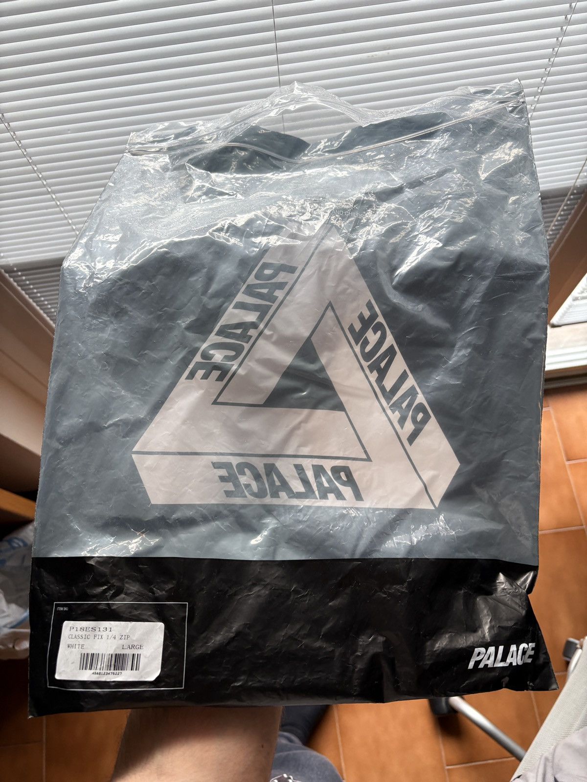 Palace Palace Hoodie Cream Classic Fix 1/4 Size US L / EU 52-54 / 3 - 13 Thumbnail