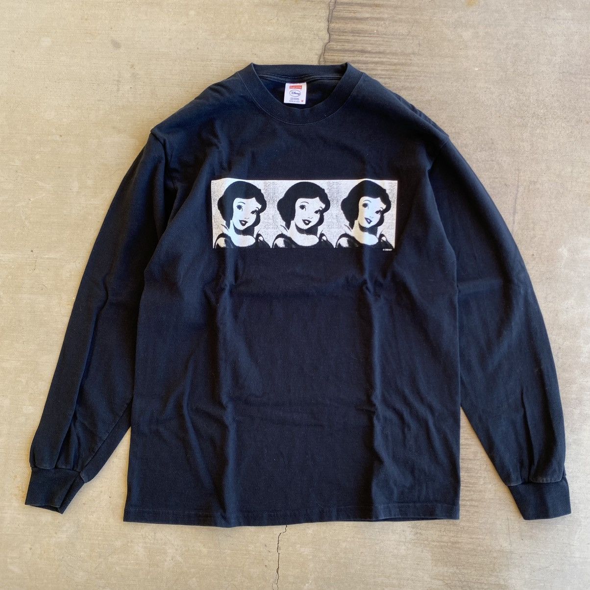 Disney × Supreme Supreme Disney Snow White T-Shirt Longsleeve 2011 Black Flag Size US M / EU 48-50 / 2 - 6 Thumbnail