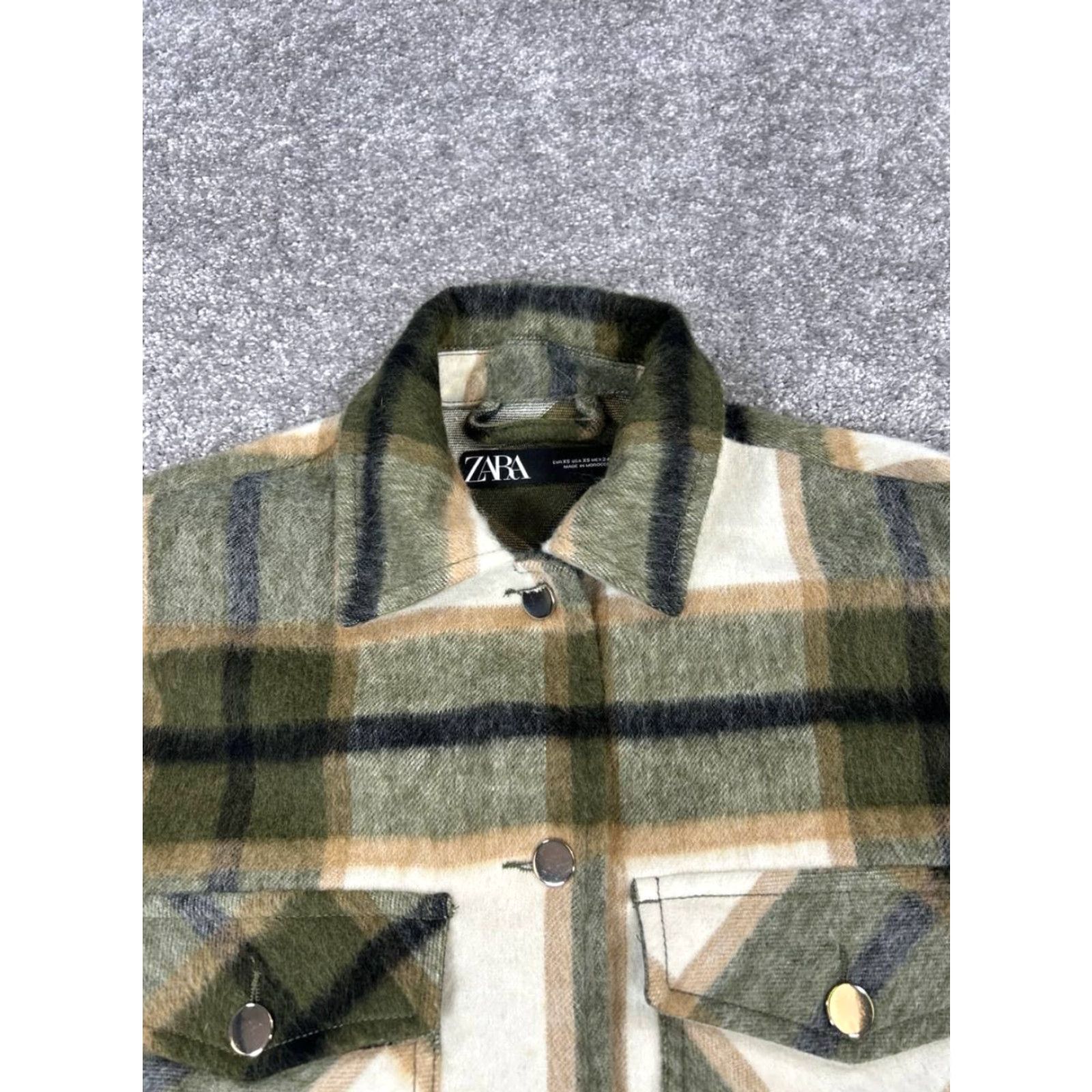 Zara Zara Shirt Womens XS Green White Beige Oversized Button Up Size XS / US 0-2 / IT 36-38 - 2 Thumbnail